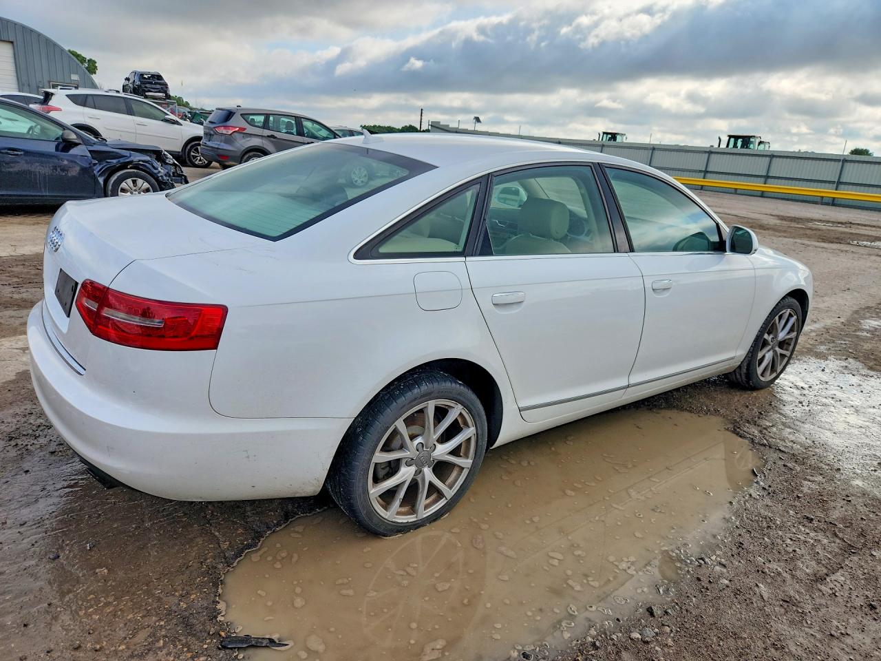 2010 Audi A6 Premium Plus White vin: WAUEKAFB9AN010087
