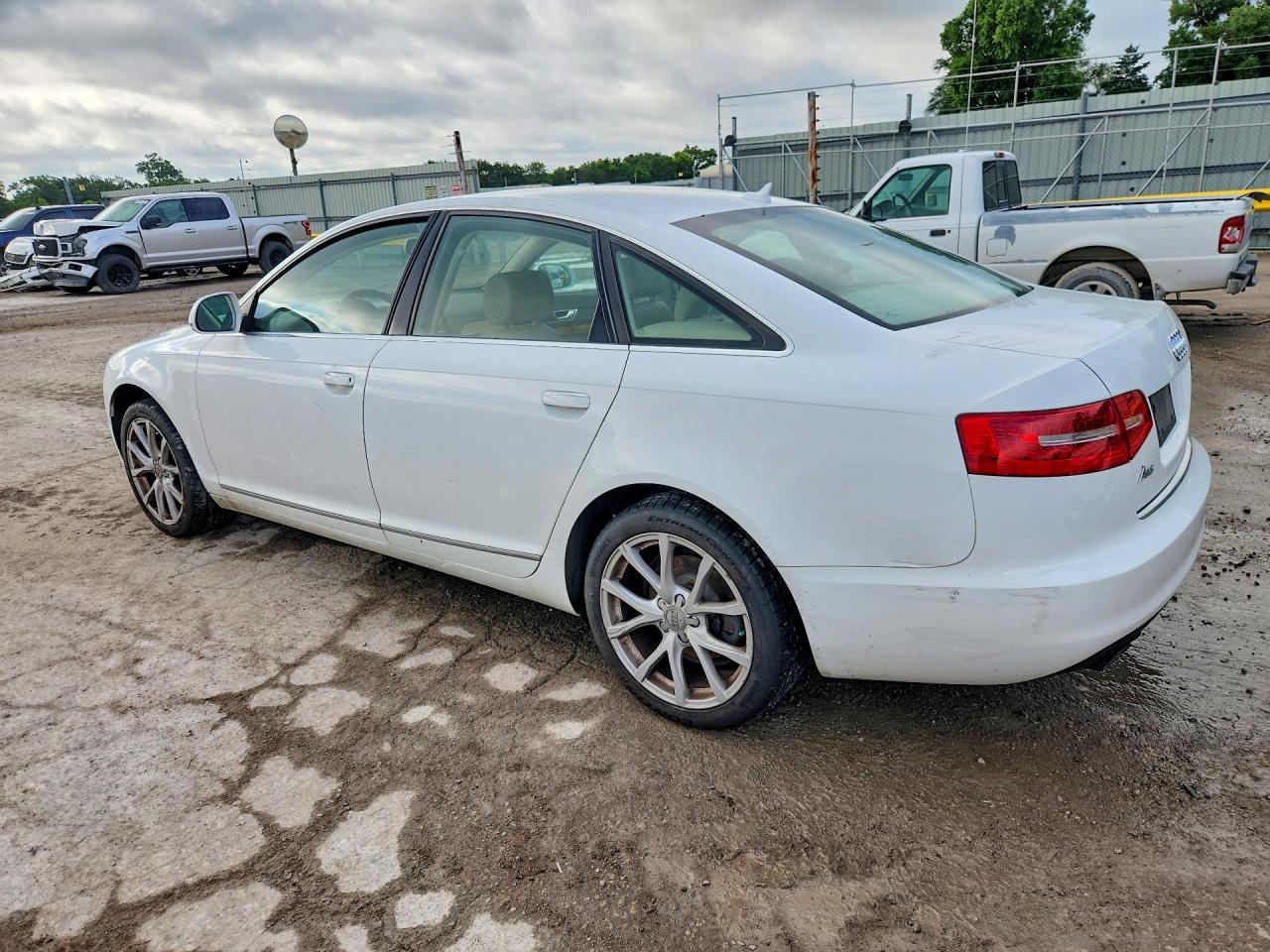 2010 Audi A6 Premium Plus White vin: WAUEKAFB9AN010087