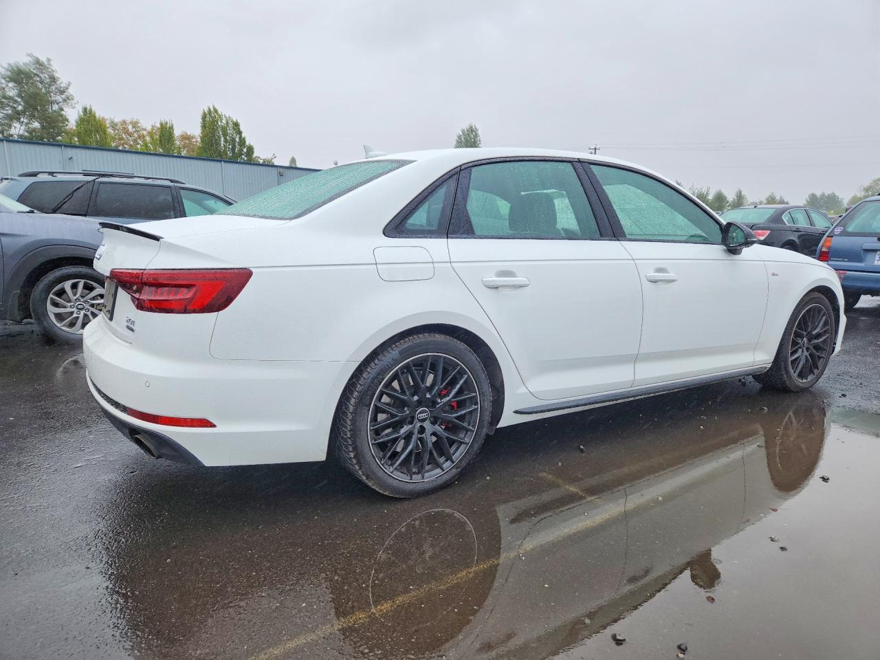 2018 Audi A4 Premium Plus White vin: WAUENAF40JN001822