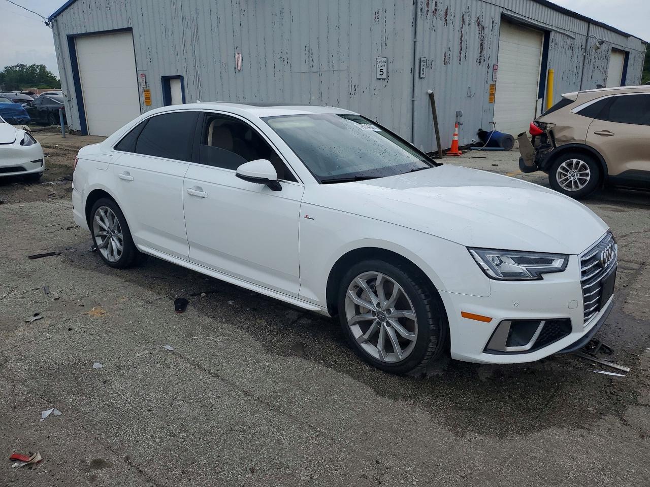 2019 Audi A4 Premium Plus White vin: WAUENAF40KN010229