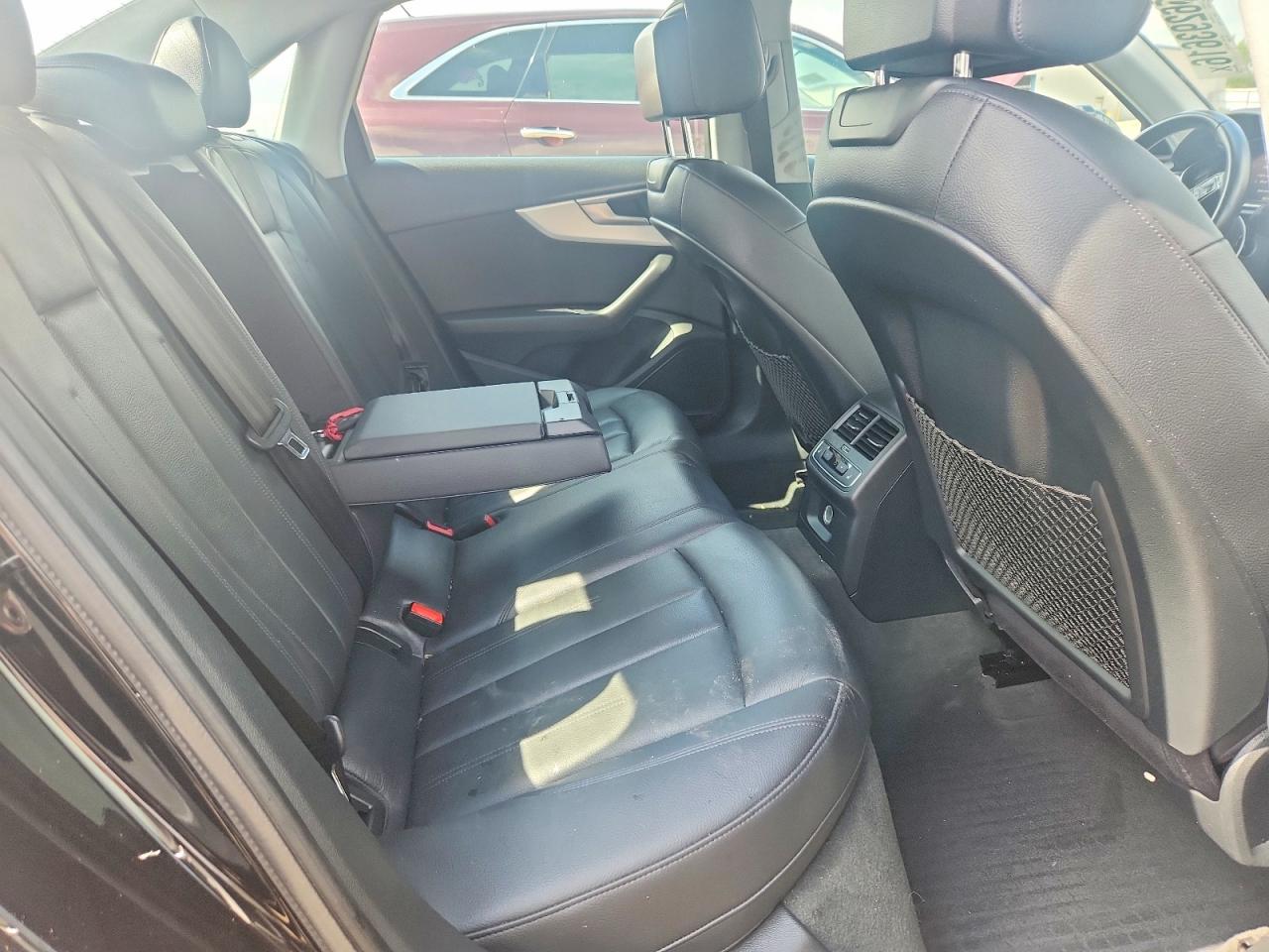 2017 Audi A4 Premium Plus Черный vin: WAUENAF43HN038941
