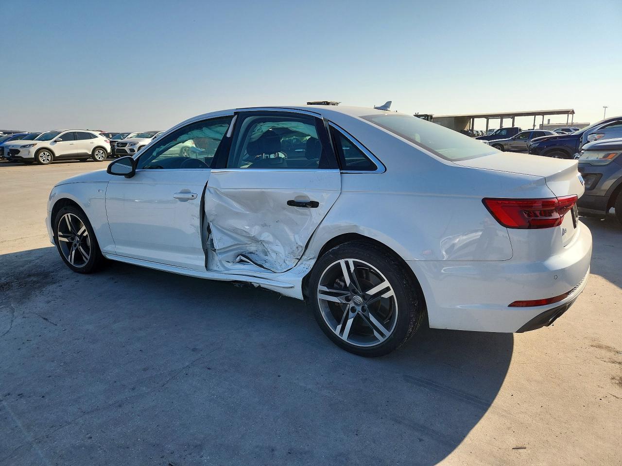 2017 Audi A4 Premium Plus White vin: WAUENAF43HN070112