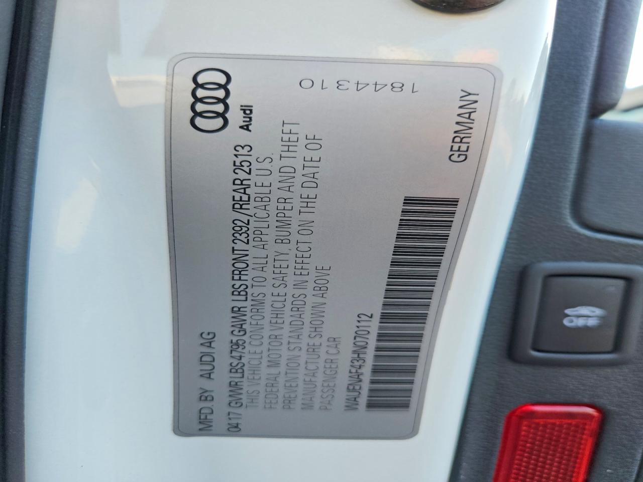 2017 Audi A4 Premium Plus White vin: WAUENAF43HN070112