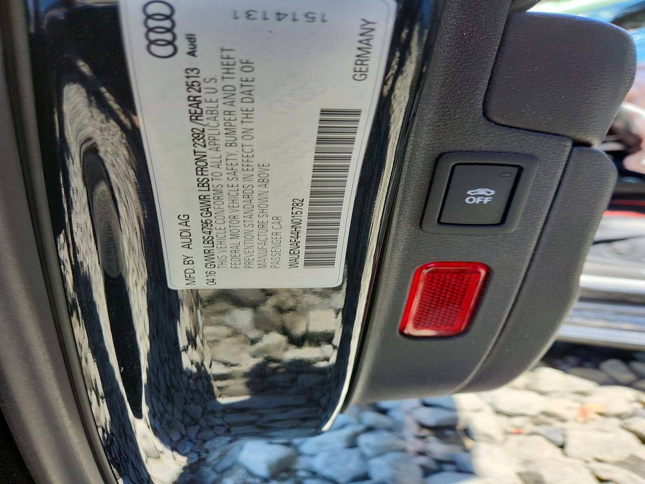 2017 Audi A4 Premium Plus Черный vin: WAUENAF44HN015782