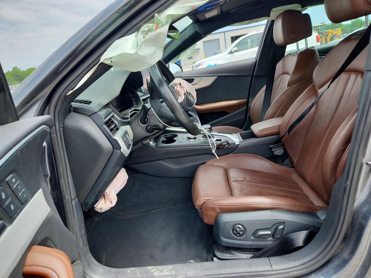 2019 Audi A4 Premium Plus Серый vin: WAUENAF45KA115257