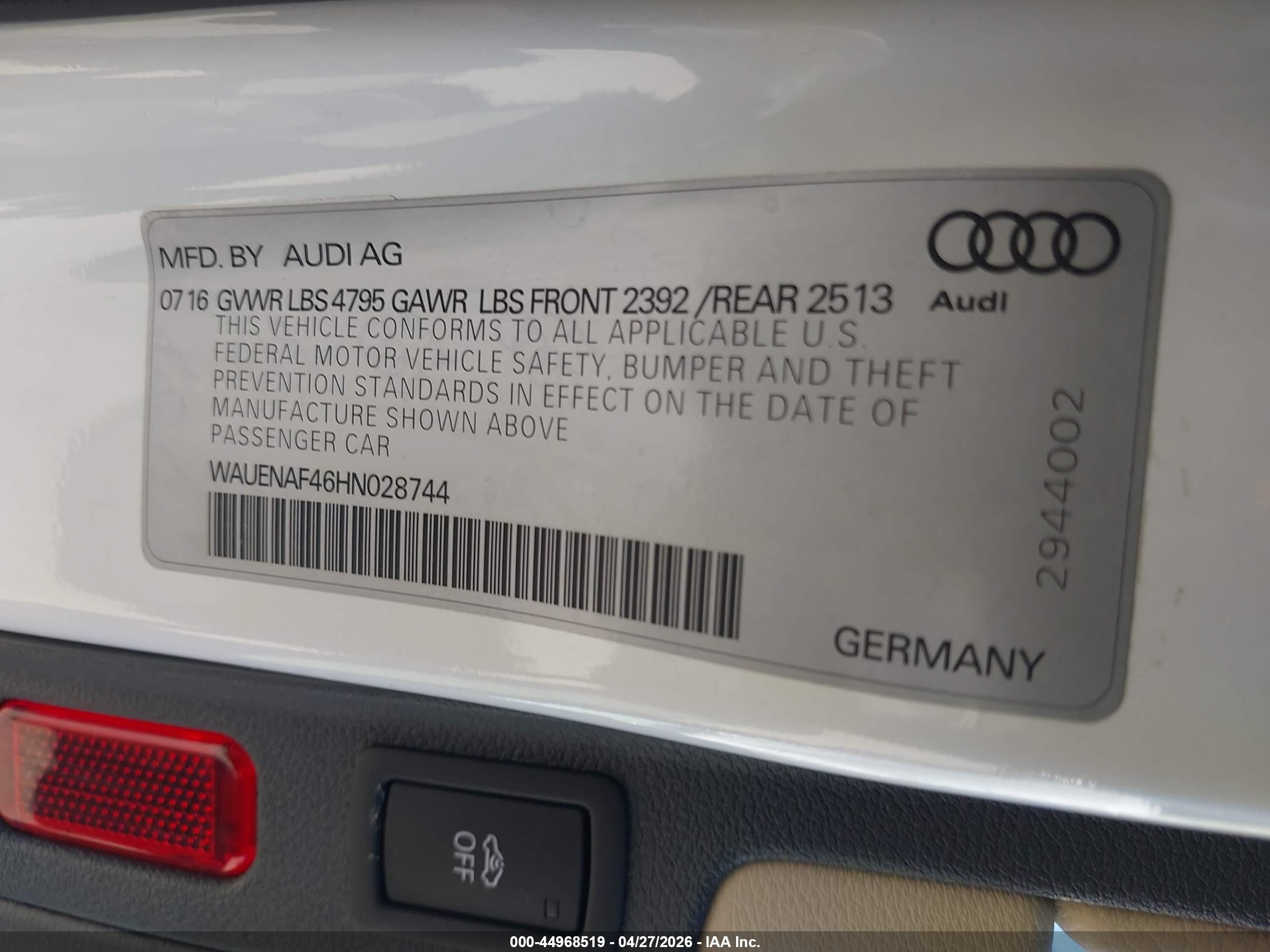 2017 Audi A4 2.0t Premium White vin: WAUENAF46HN028744