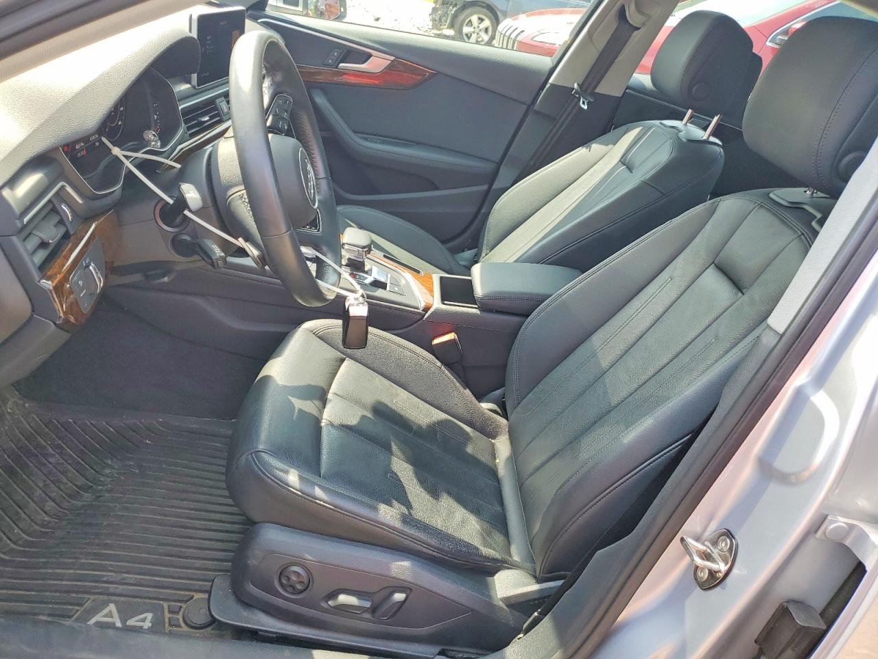 2019 Audi A4 Premium Plus Silver vin: WAUENAF47KA003432