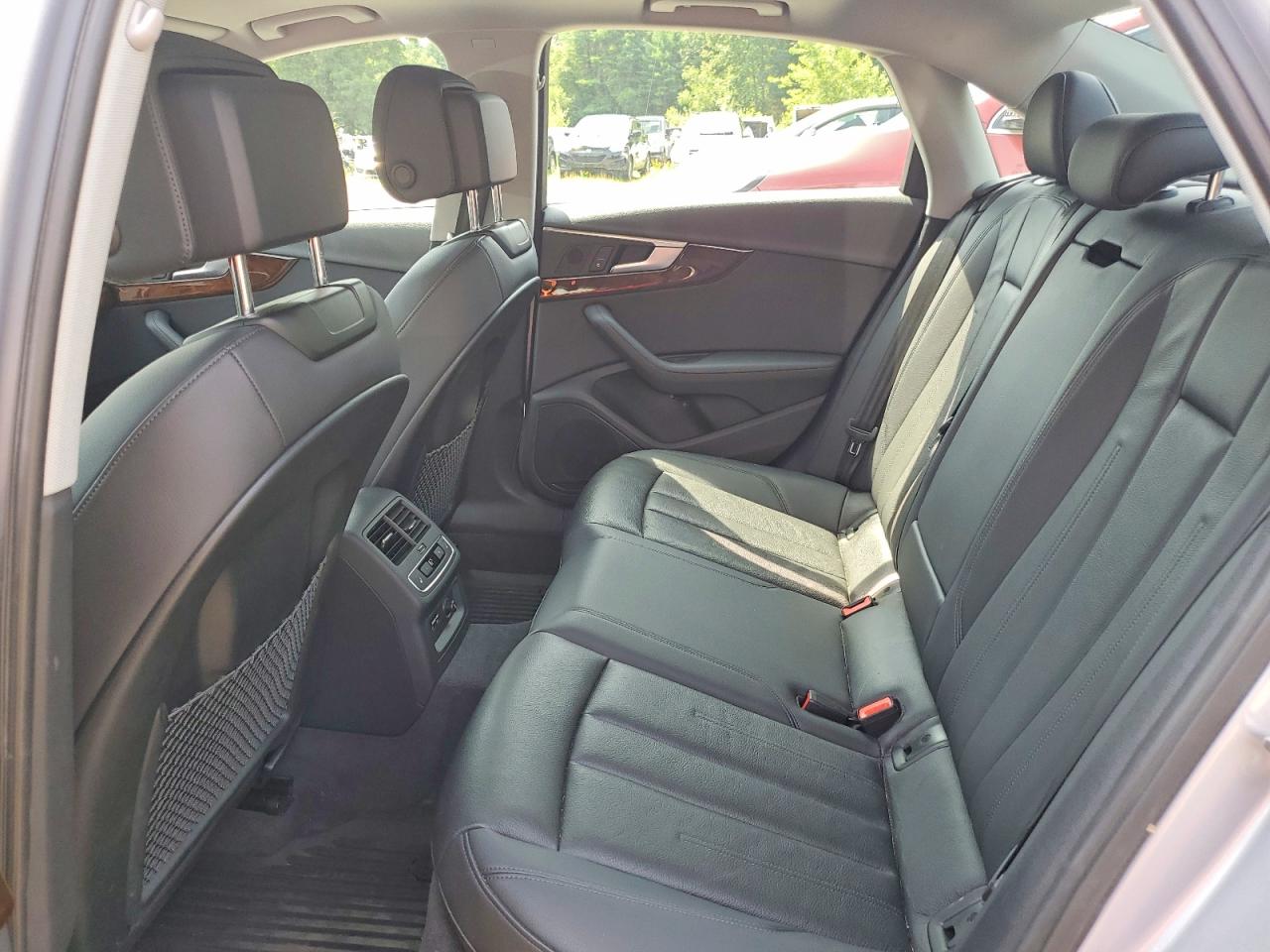 2019 Audi A4 Premium Plus Silver vin: WAUENAF47KA003432