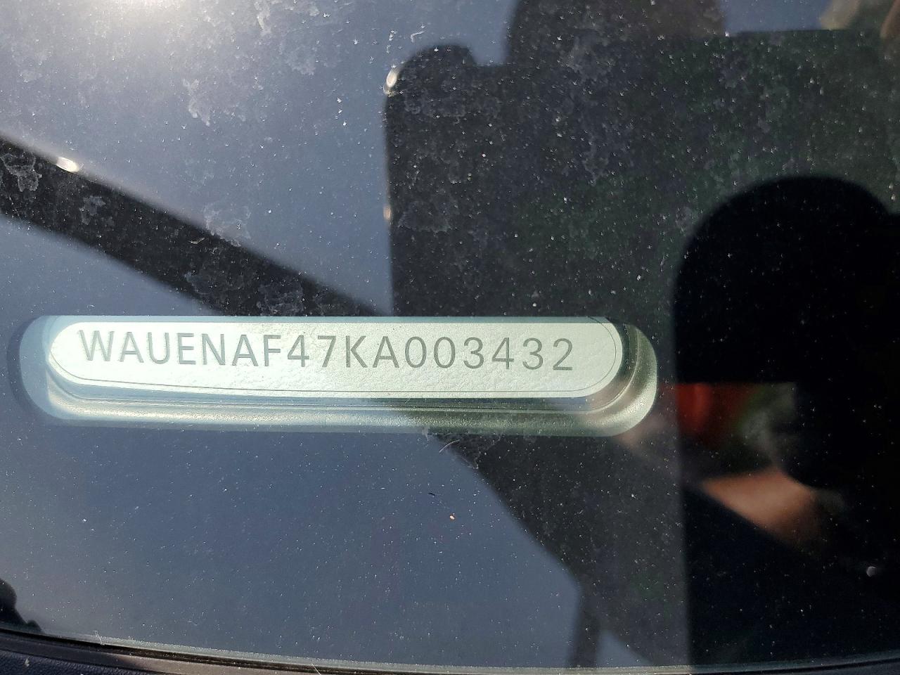 2019 Audi A4 Premium Plus Silver vin: WAUENAF47KA003432