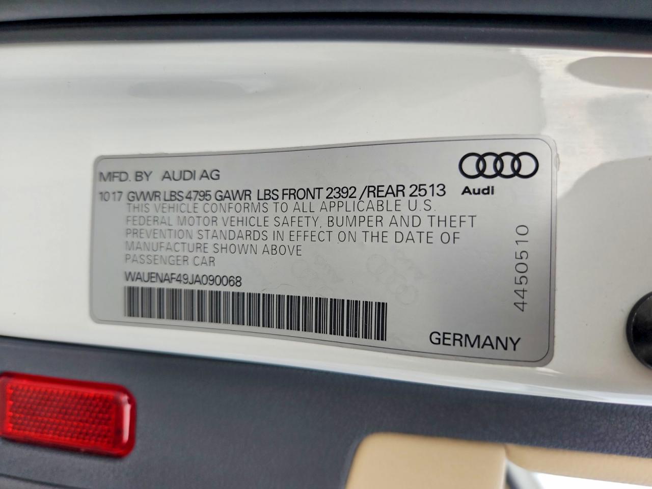 2018 Audi A4 Premium Plus White vin: WAUENAF49JA090068
