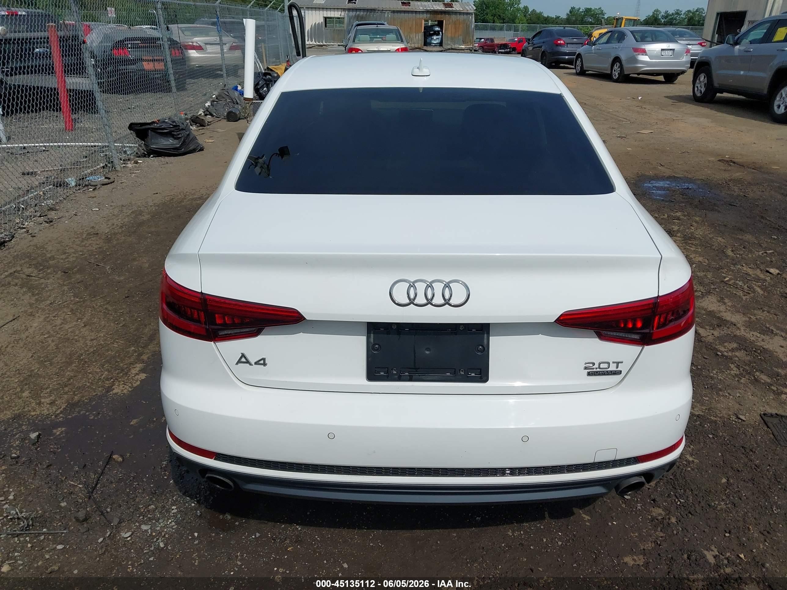 2017 Audi A4 2.0t Premium Белый vin: WAUENAF4XHN024390