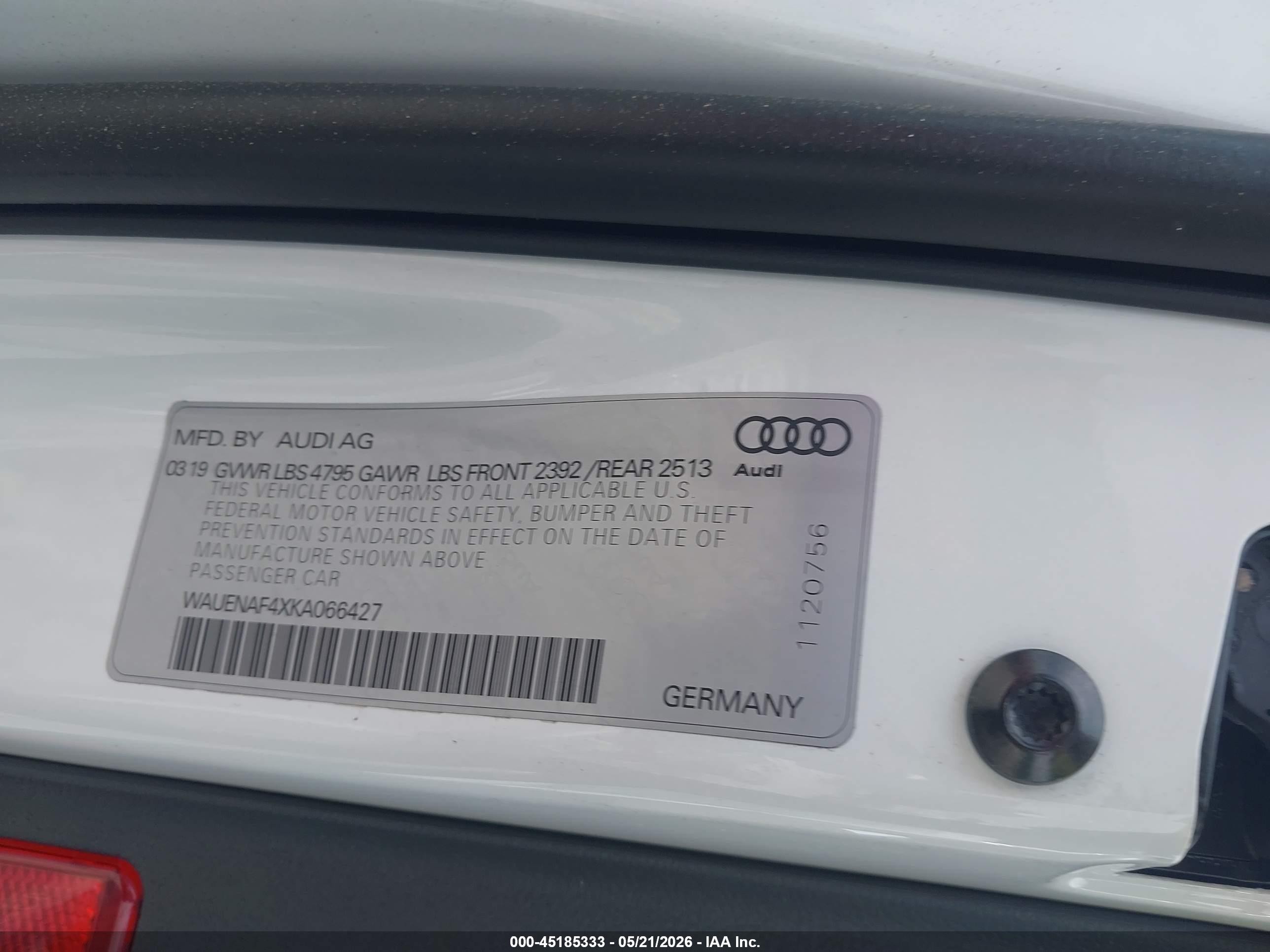 2019 Audi A4 45 Premium Белый vin: WAUENAF4XKA066427