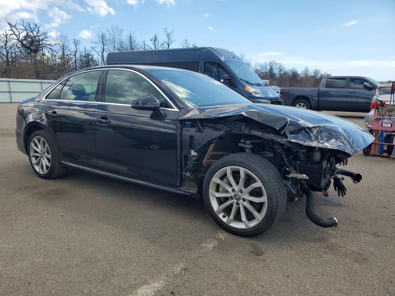 2019 Audi A4 Premium Plus Черный vin: WAUENAF4XKN005362