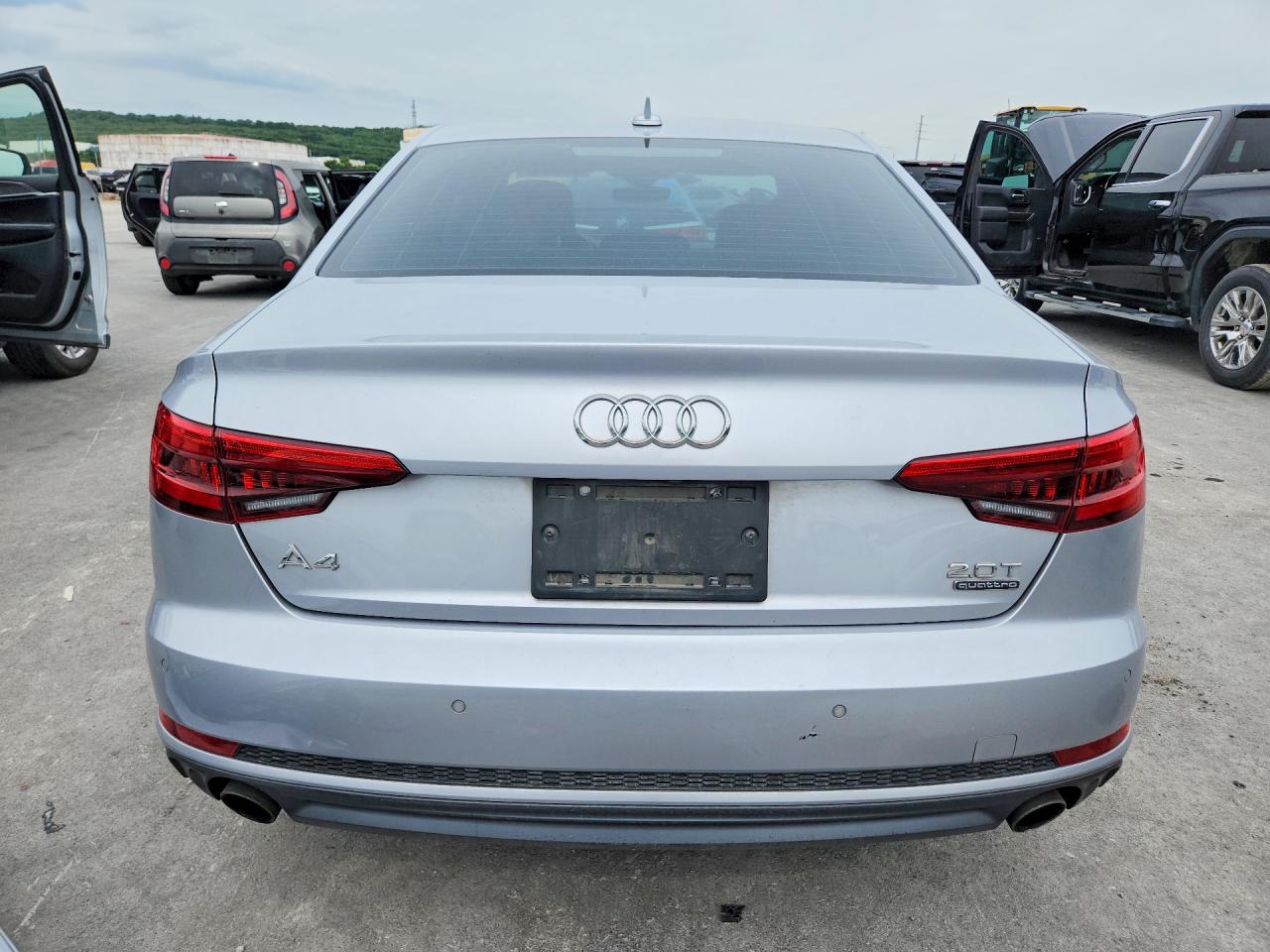 2017 Audi A4 Premium Plus Серебряный vin: WAUENBF48HN015709