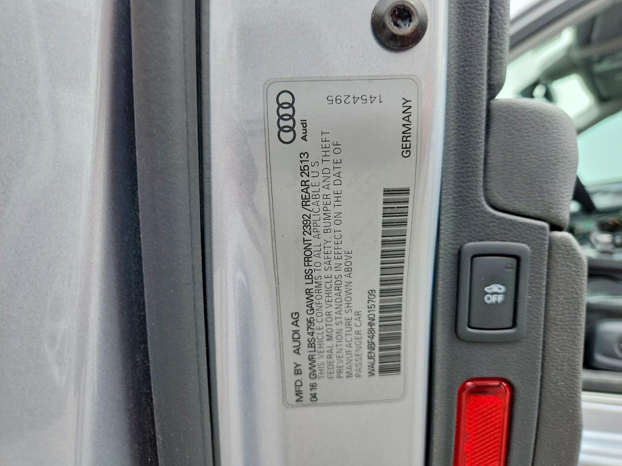 2017 Audi A4 Premium Plus Серебряный vin: WAUENBF48HN015709