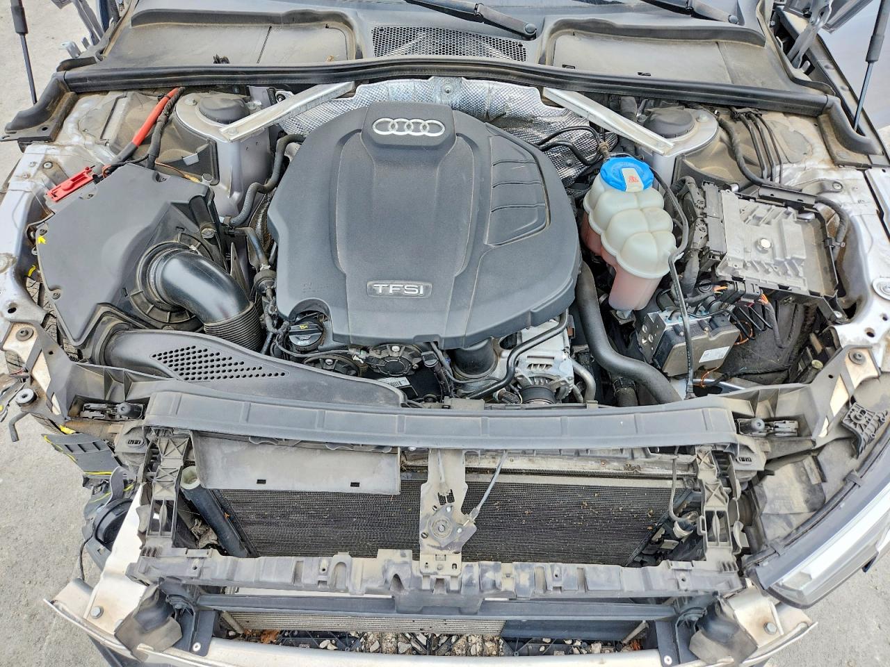 2017 Audi A4 Premium Plus Серебряный vin: WAUENBF48HN015709