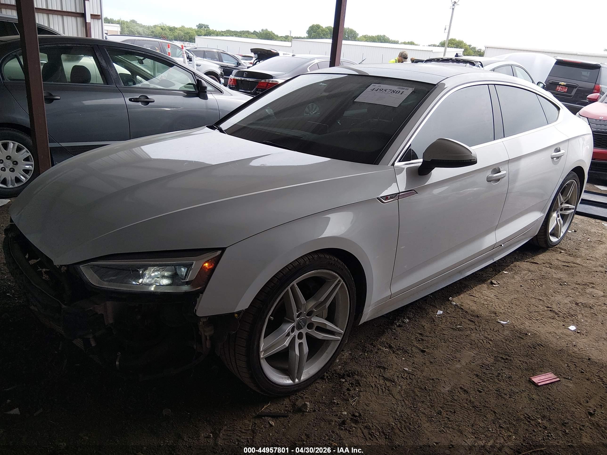 2018 Audi A5 2.0t Premium White vin: WAUENCF52JA122380
