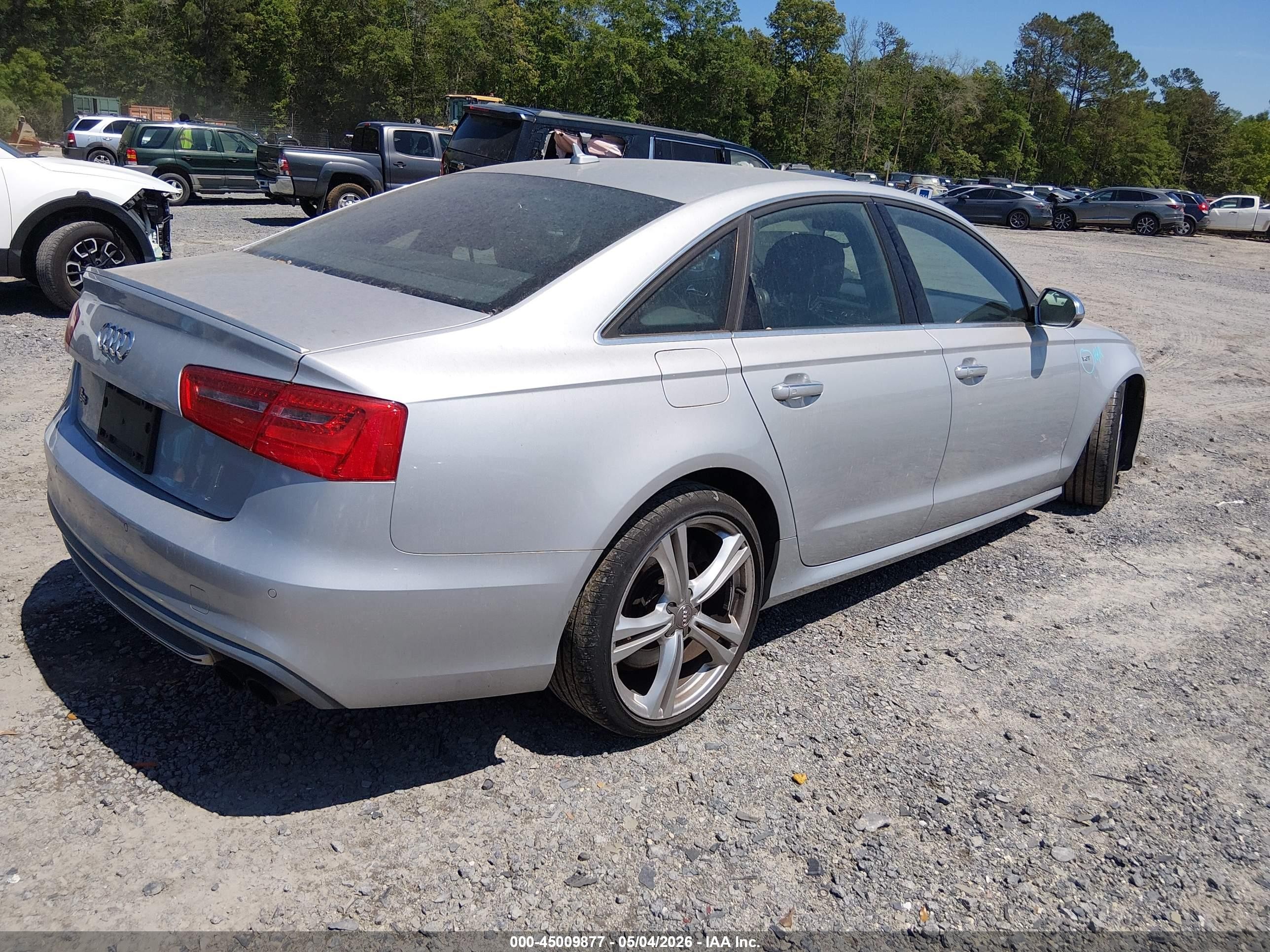 2015 Audi S6 4.0t Серебряный vin: WAUF2AFC5FN005635