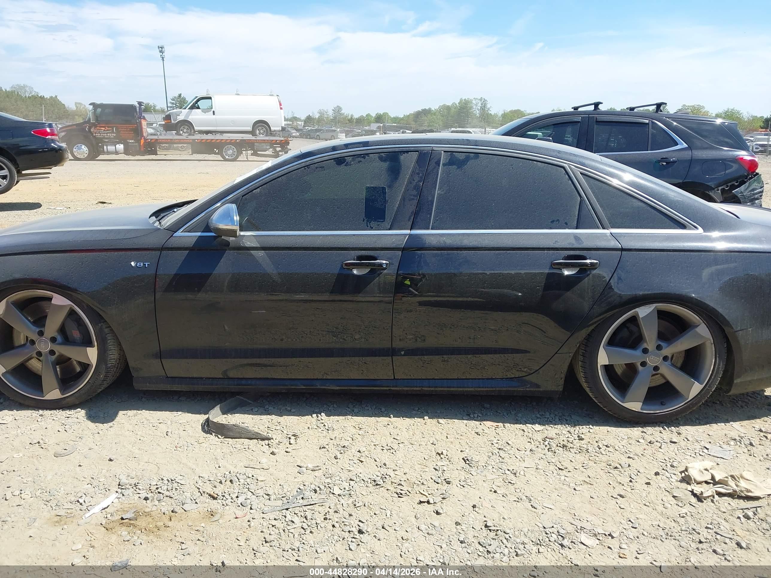 2014 Audi S6 4.0t Prestige Black vin: WAUF2AFC8EN090372