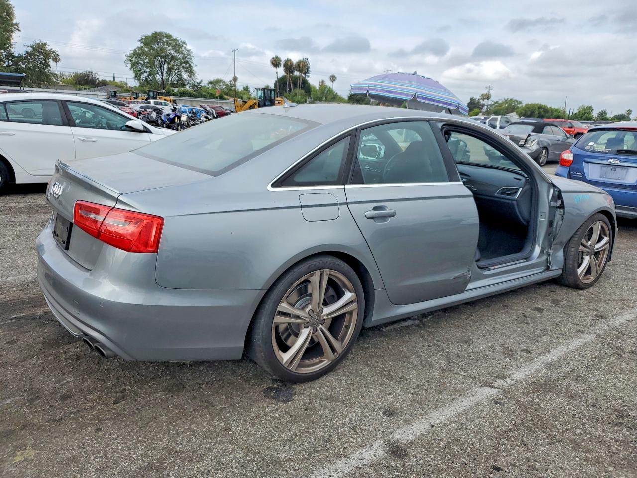 2014 Audi S6 Silver vin: WAUF2AFC9EN008343
