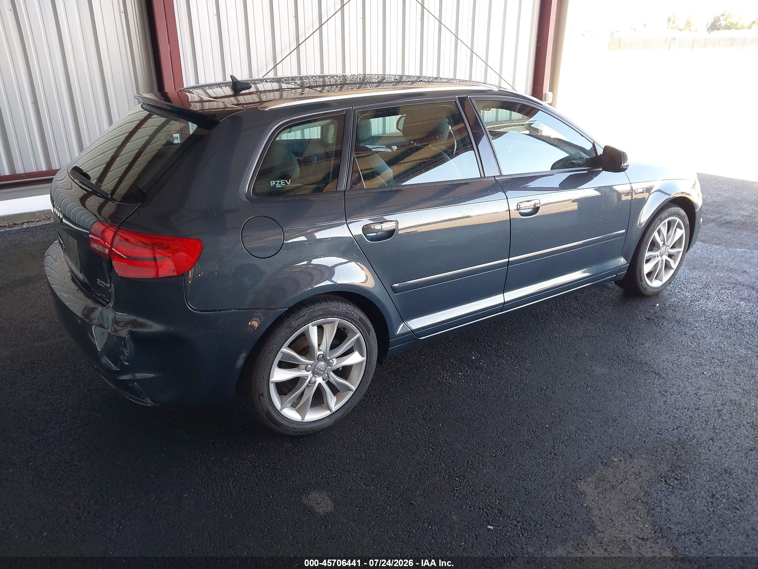 2013 Audi A3 2.0t Premium Blue vin: WAUFEAFM4DA012869