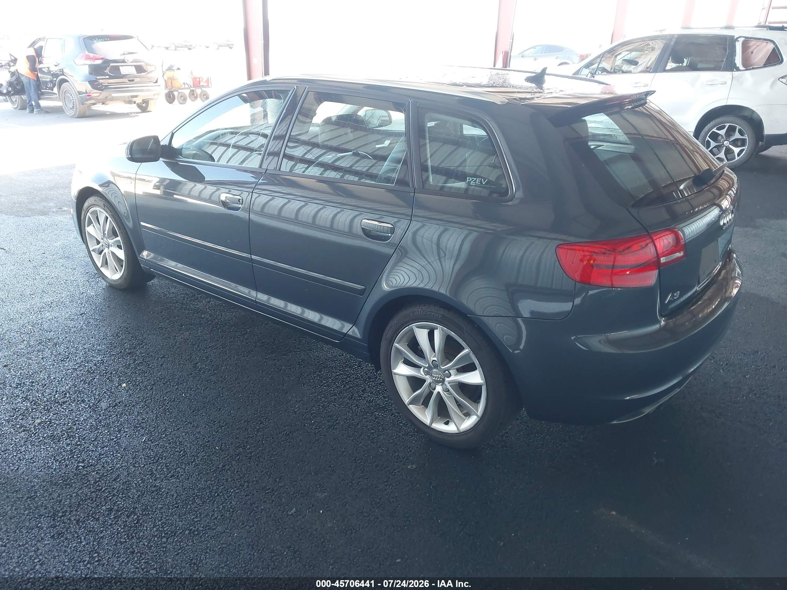 2013 Audi A3 2.0t Premium Blue vin: WAUFEAFM4DA012869
