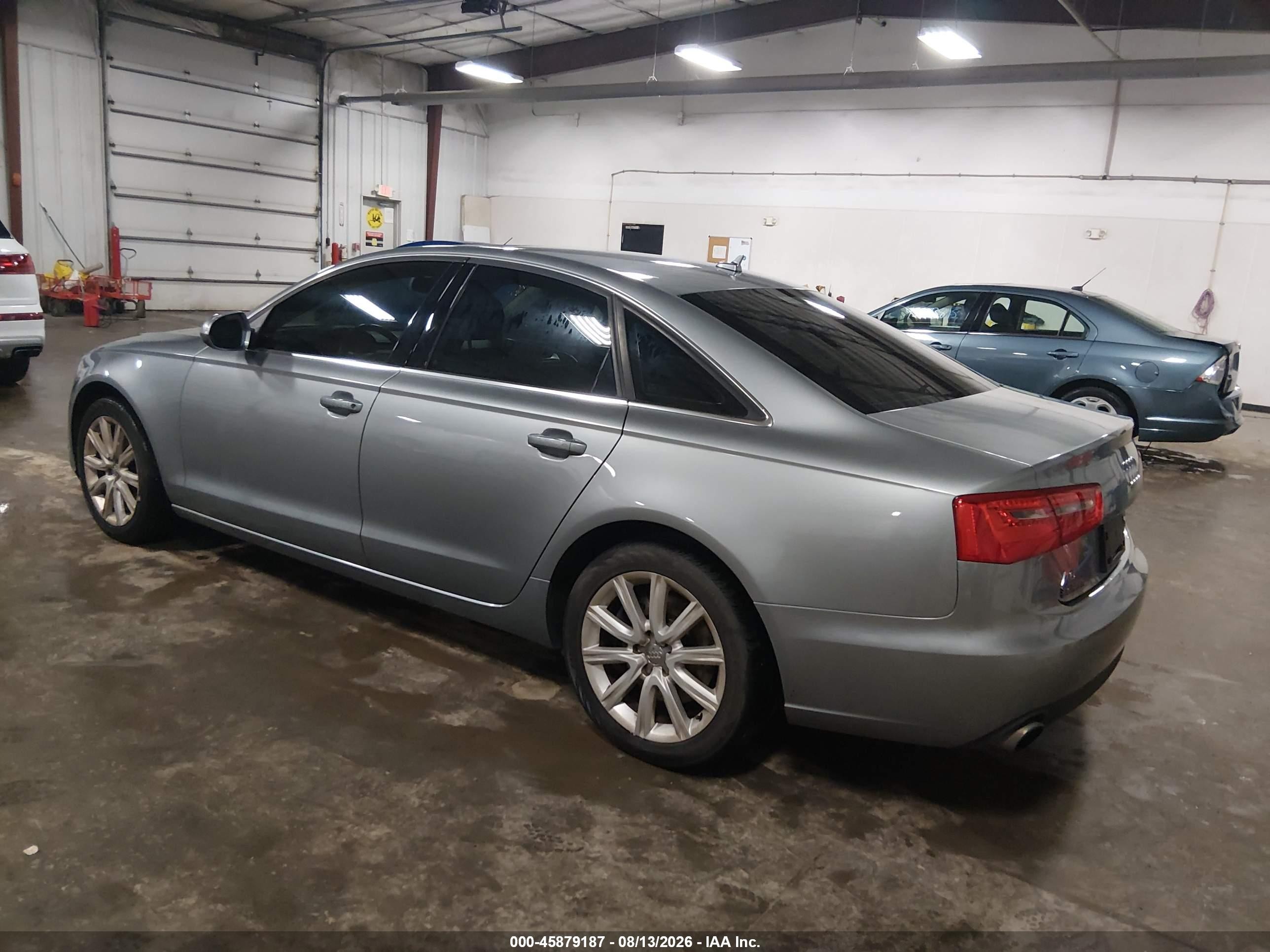2015 Audi A6 2.0t Premium Серебряный vin: WAUFFAFC9FN016268