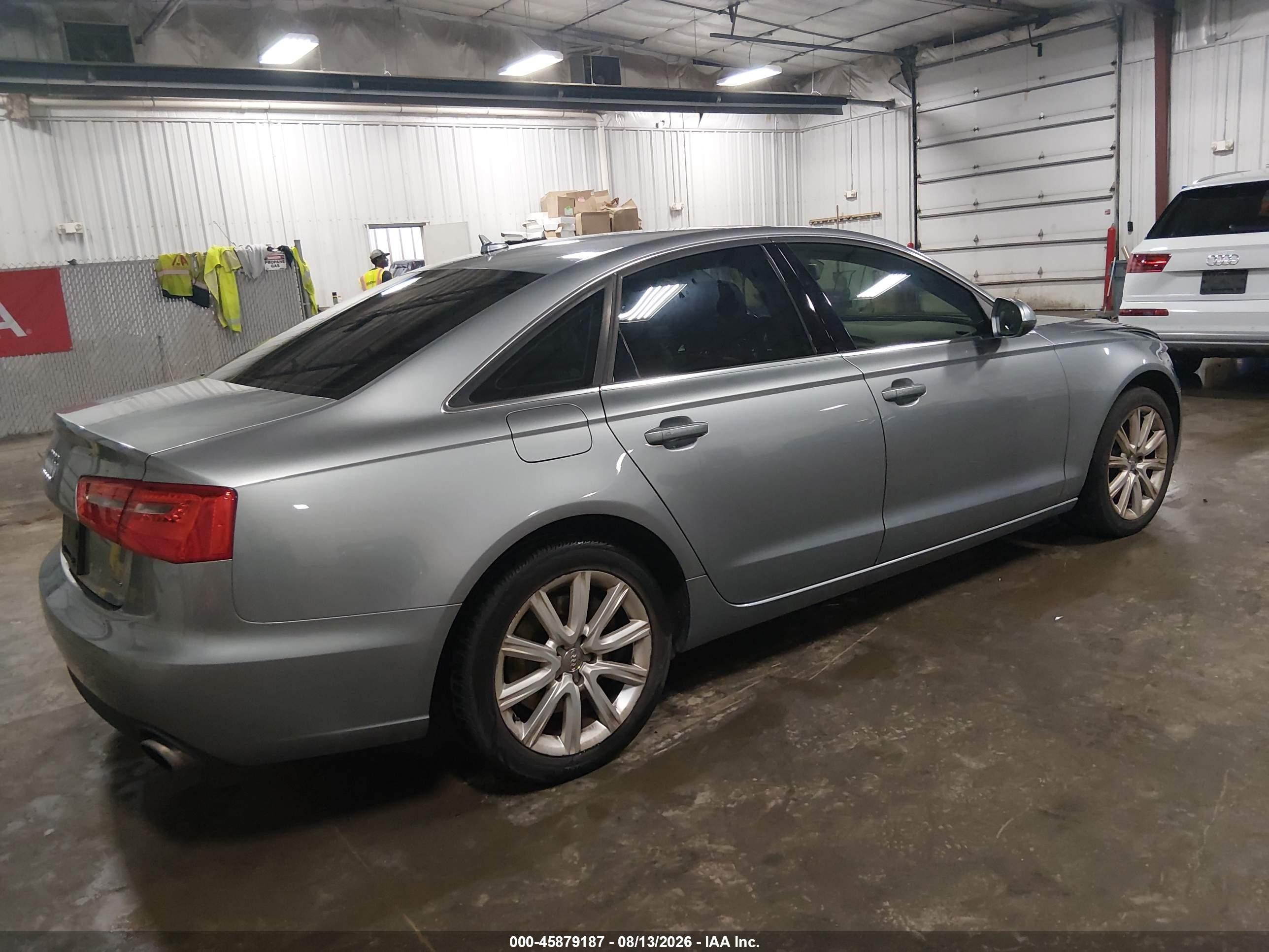 2015 Audi A6 2.0t Premium Серебряный vin: WAUFFAFC9FN016268
