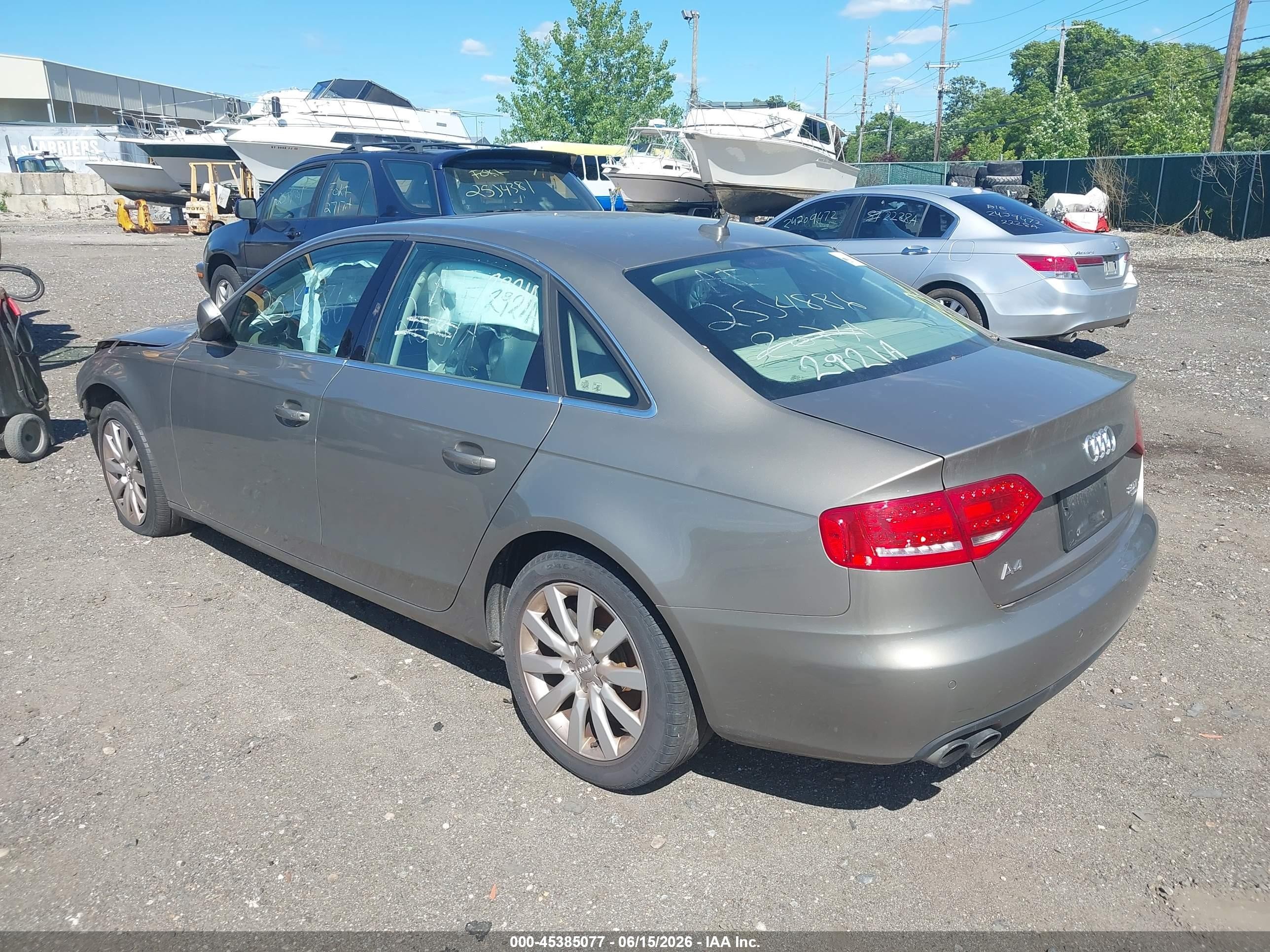 2010 Audi A4 2.0t Premium Gold vin: WAUFFAFL0AN037311