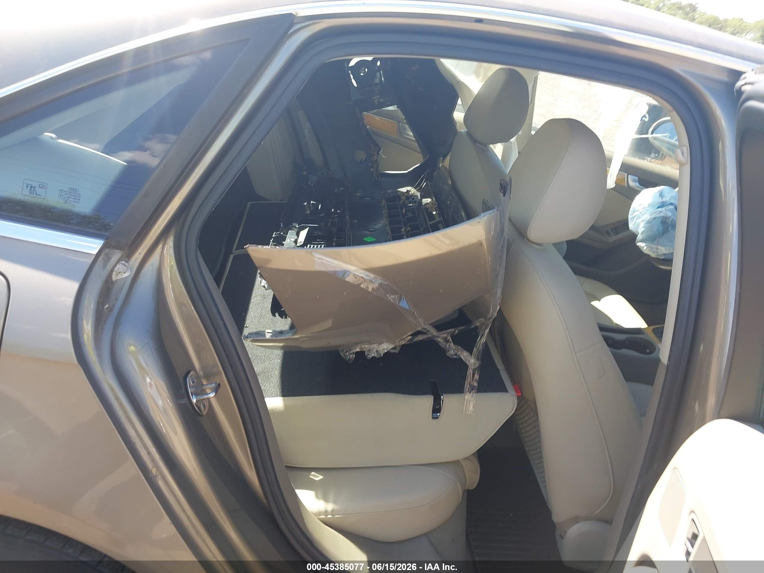 2010 Audi A4 2.0t Premium Gold vin: WAUFFAFL0AN037311