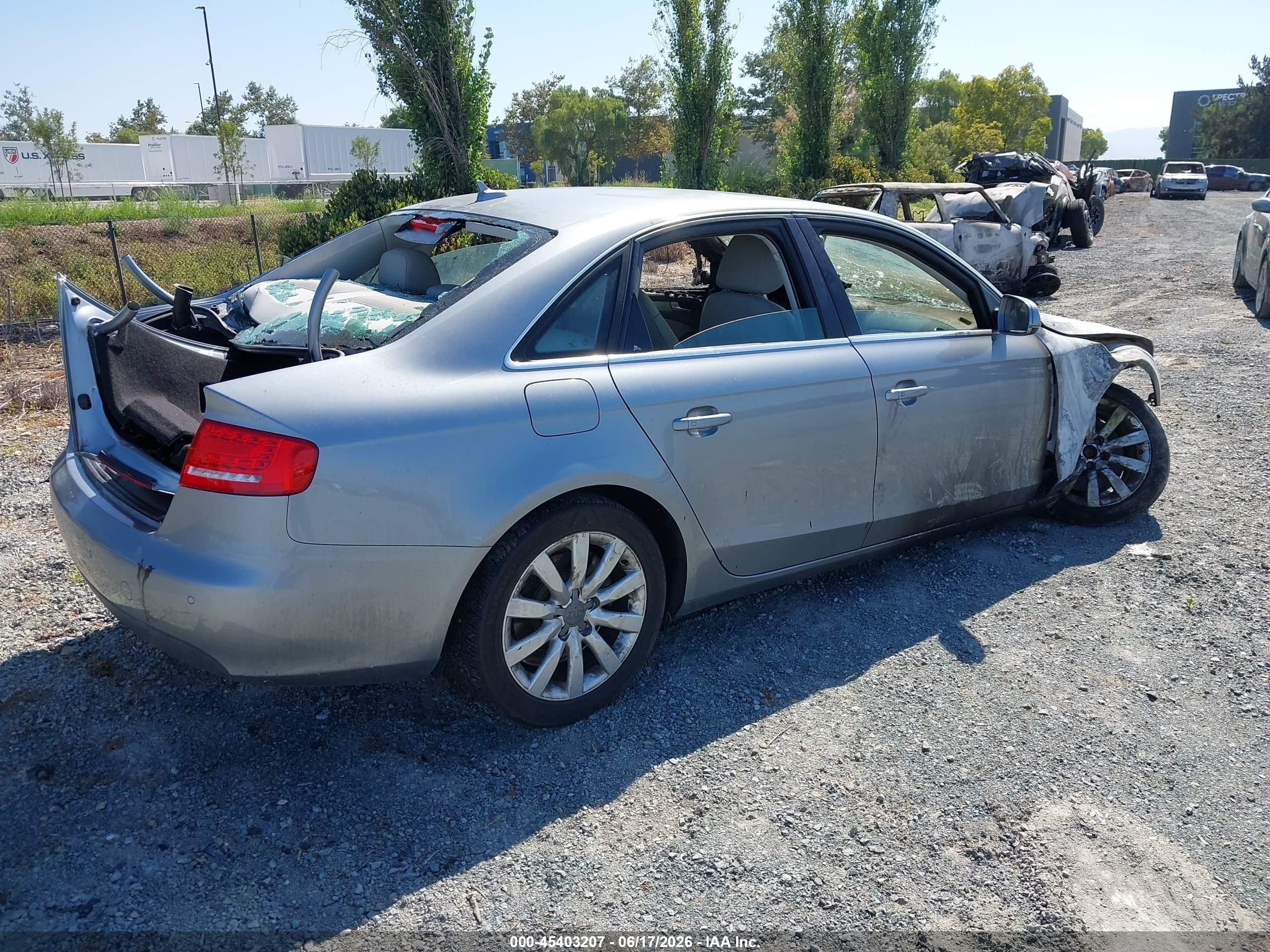2011 Audi A4 2.0t Premium Gray vin: WAUFFAFL0BN037214