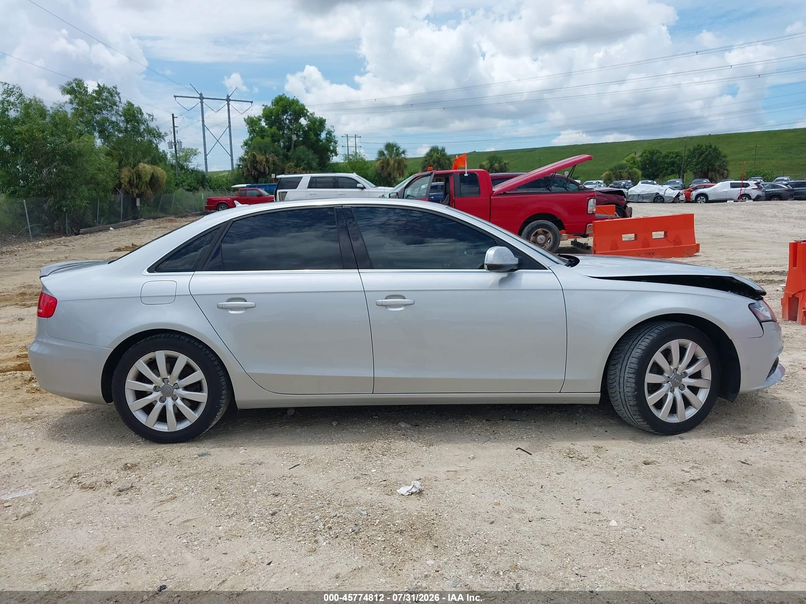 2011 Audi A4 2.0t Premium Silver vin: WAUFFAFL0BN050755