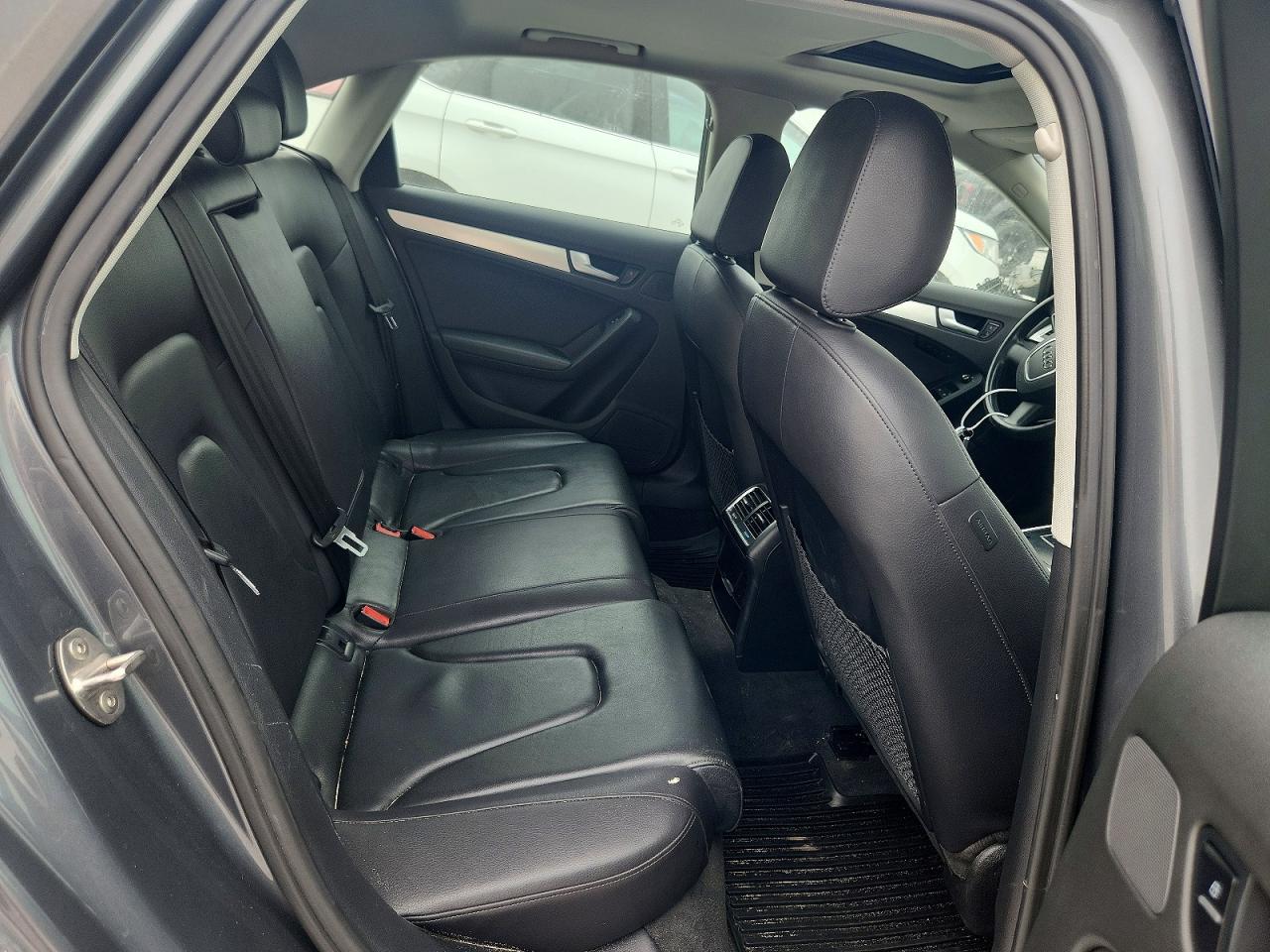 2012 Audi A4 Premium Plus Серый vin: WAUFFAFL0CA115516
