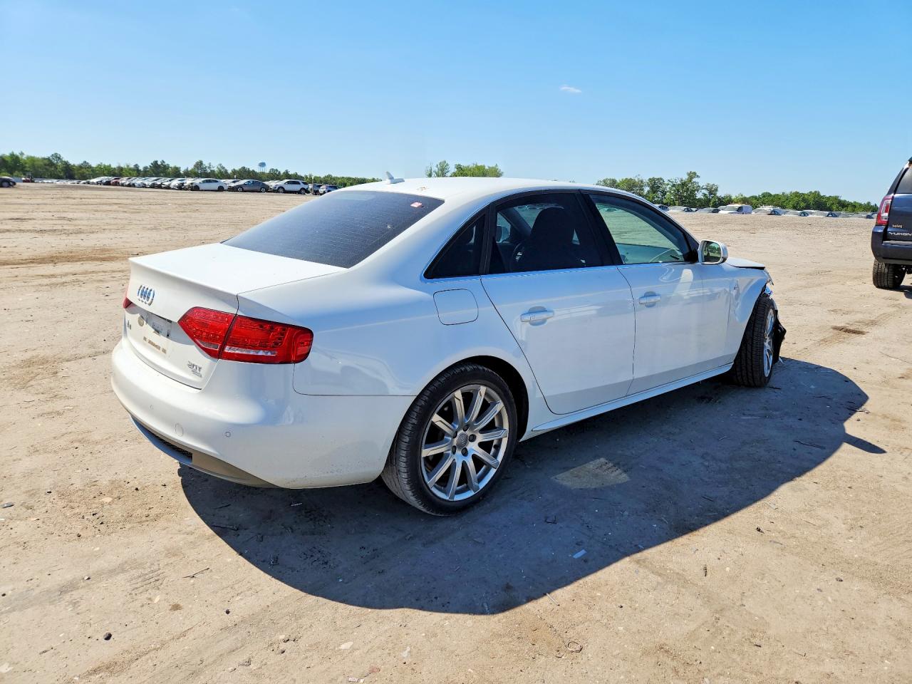 2012 Audi A4 Premium Plus White vin: WAUFFAFL0CN015635