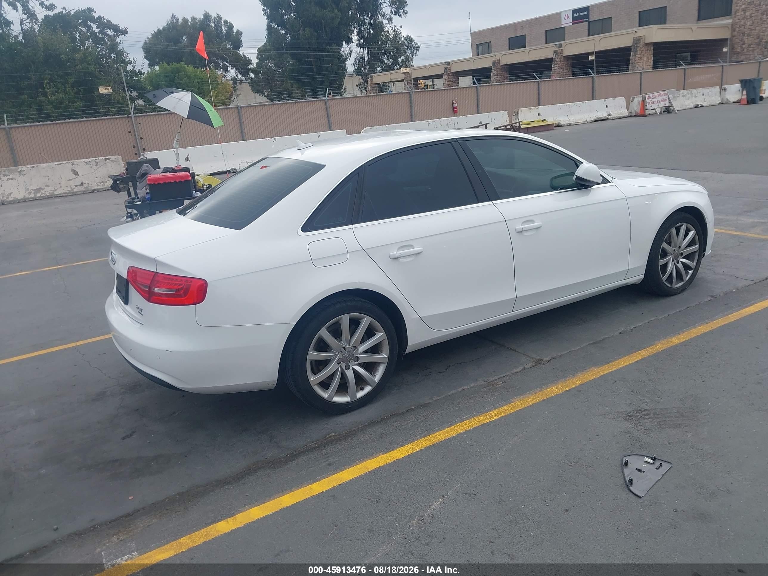 2013 Audi A4 2.0t Premium White vin: WAUFFAFL0DA169366