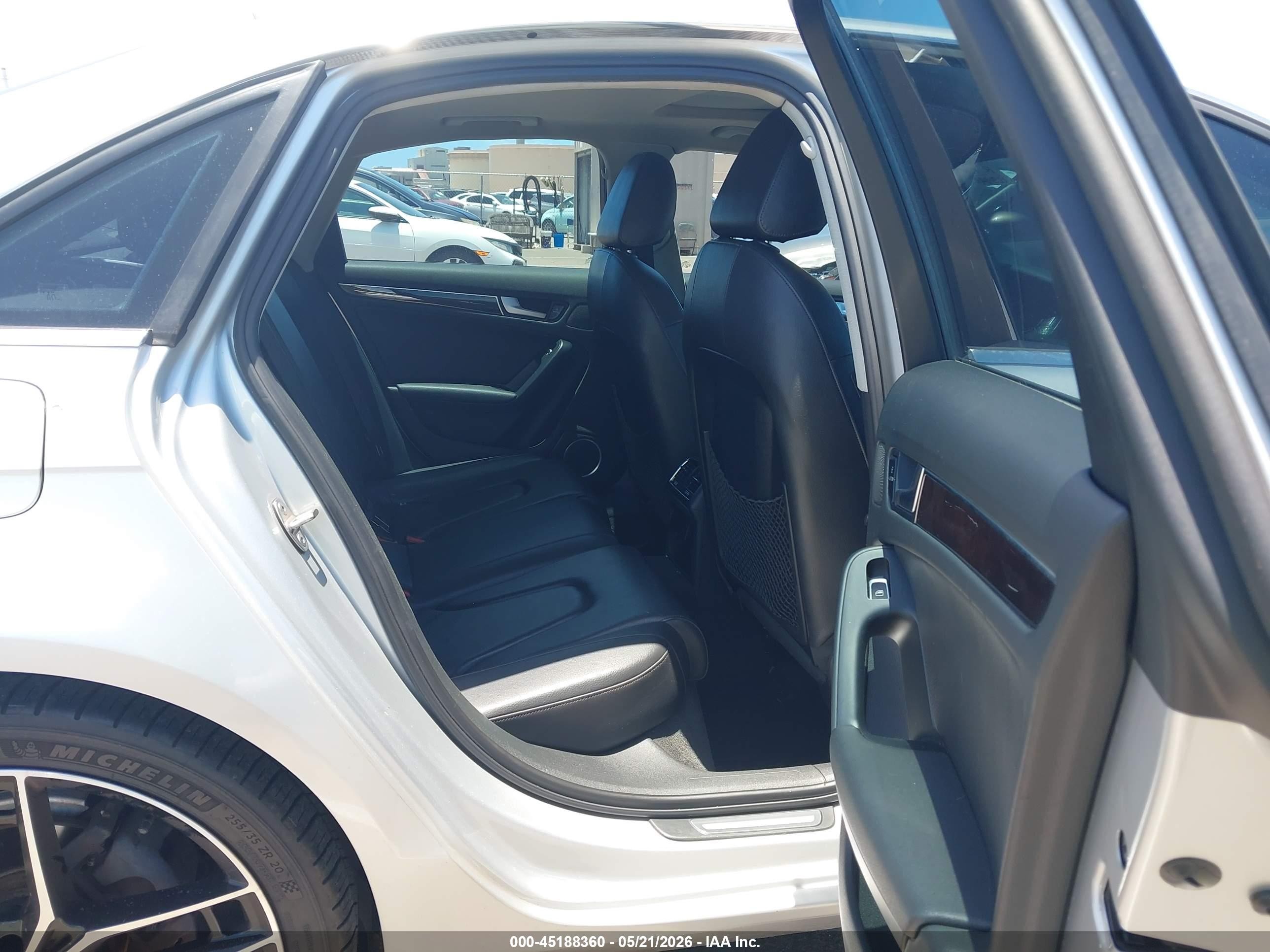 2013 Audi A4 2.0t Premium Silver vin: WAUFFAFL0DN048264