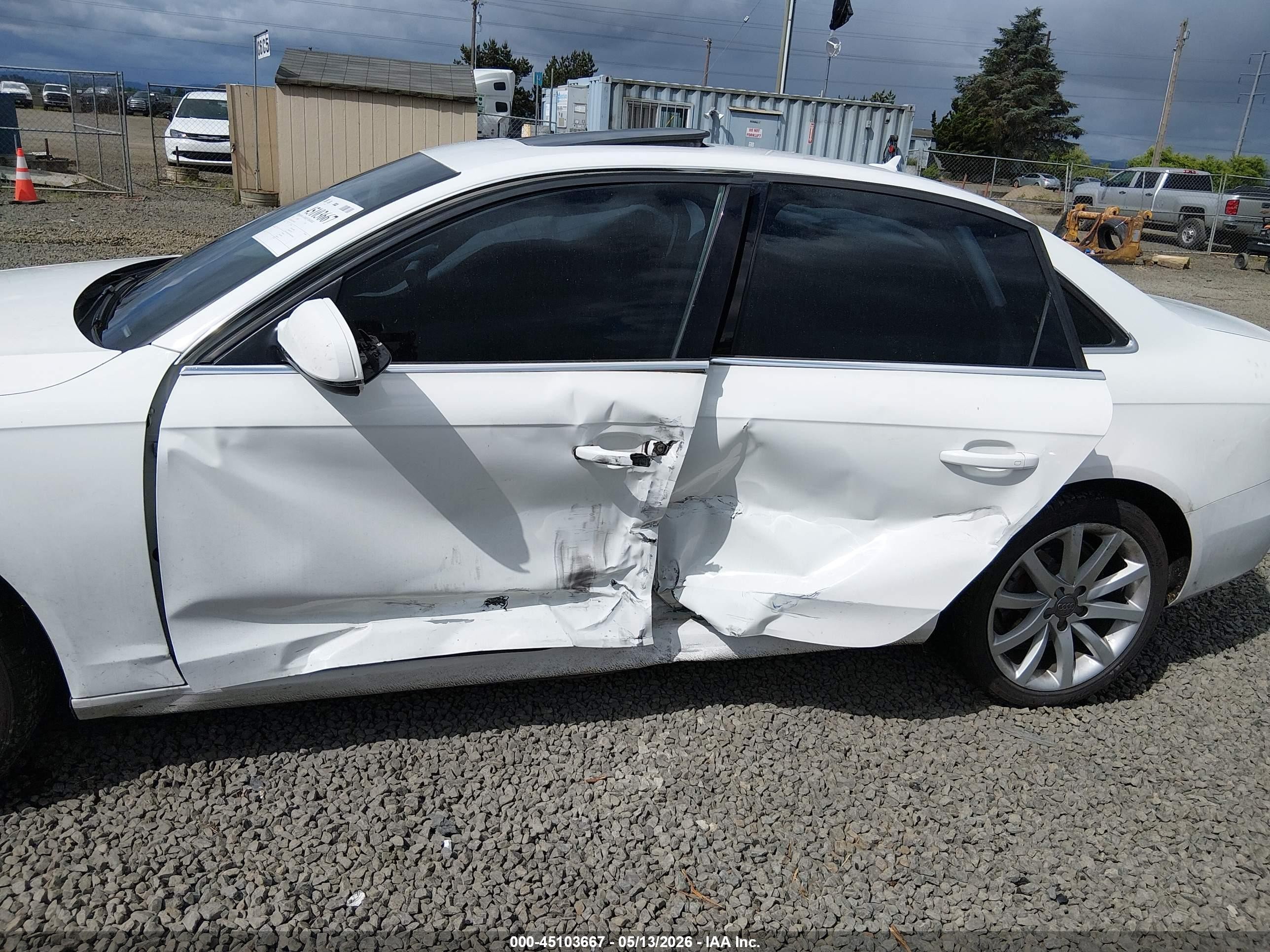2013 Audi A4 2.0t Premium White vin: WAUFFAFL0DN050340