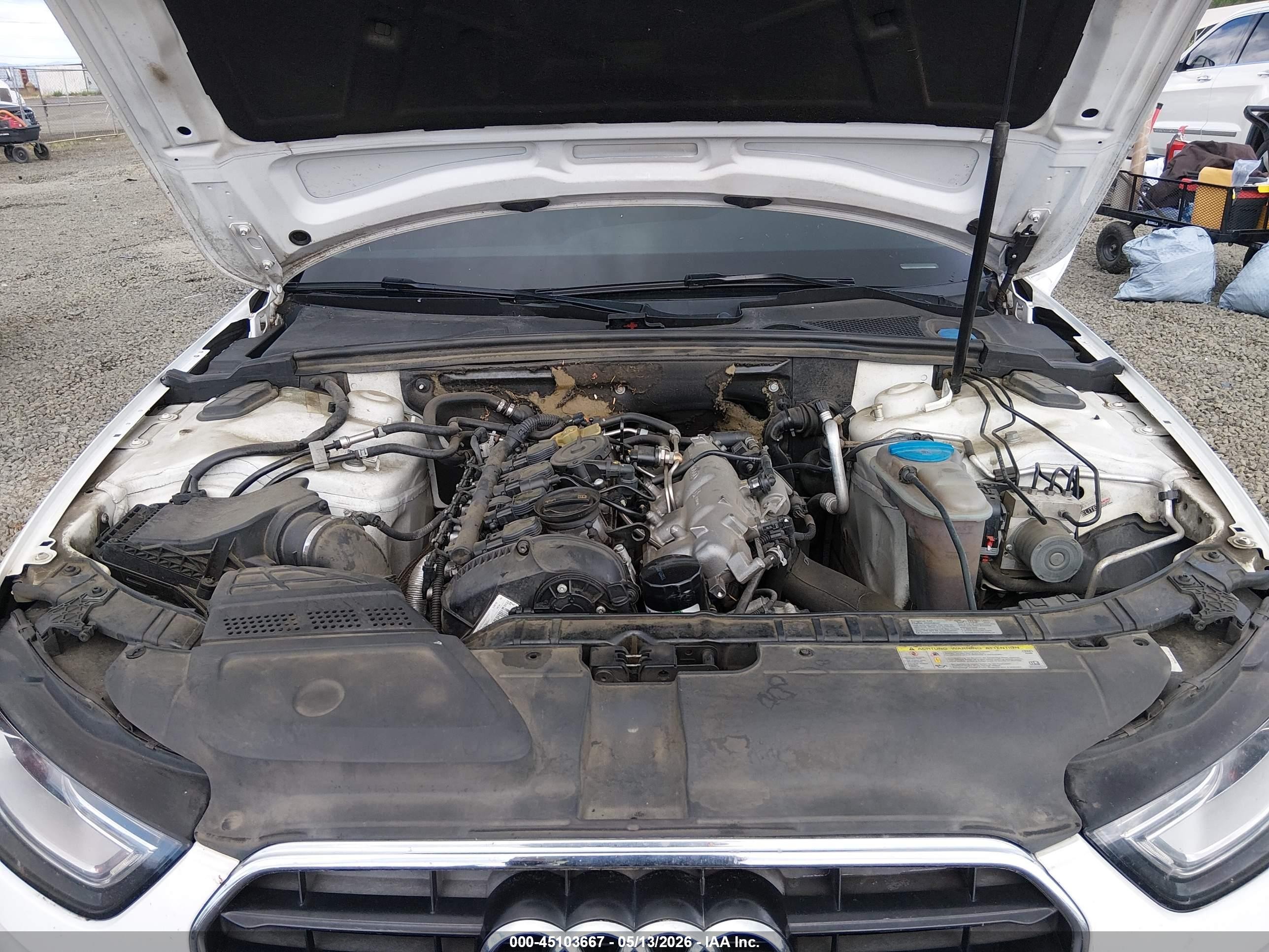 2013 Audi A4 2.0t Premium White vin: WAUFFAFL0DN050340