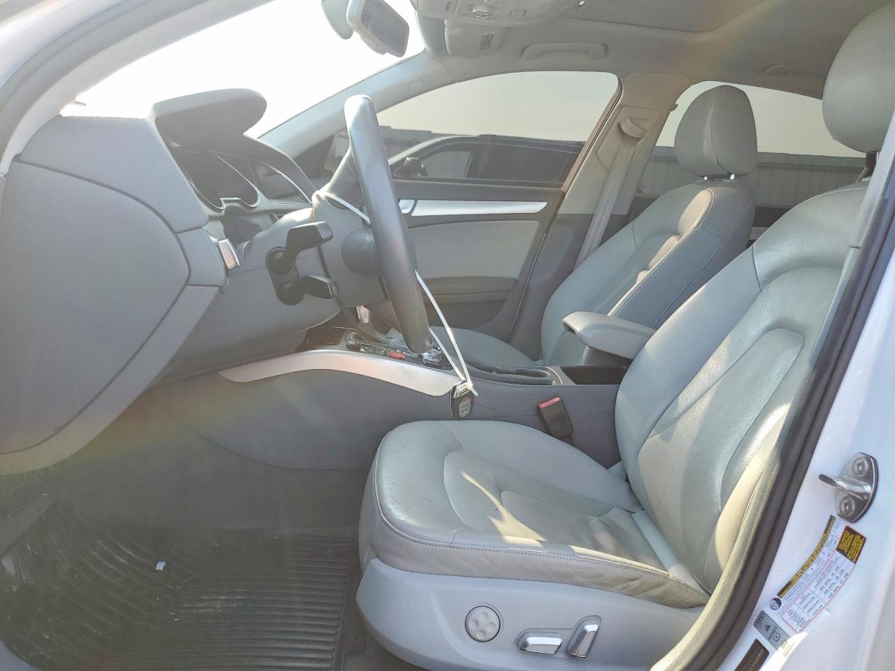 2014 Audi A4 Premium Plus White vin: WAUFFAFL0EN040814