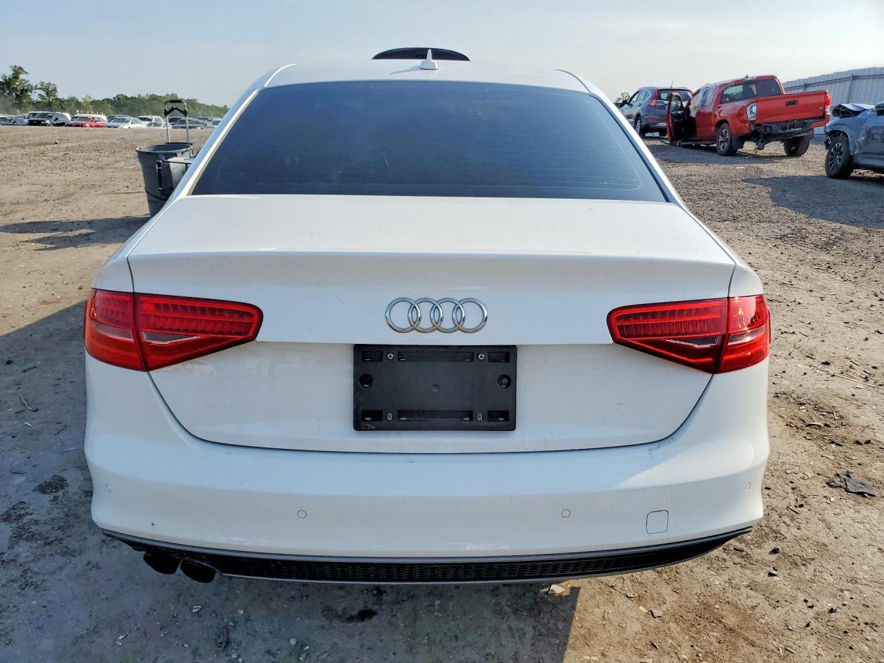 2014 Audi A4 Premium Plus White vin: WAUFFAFL0EN040814