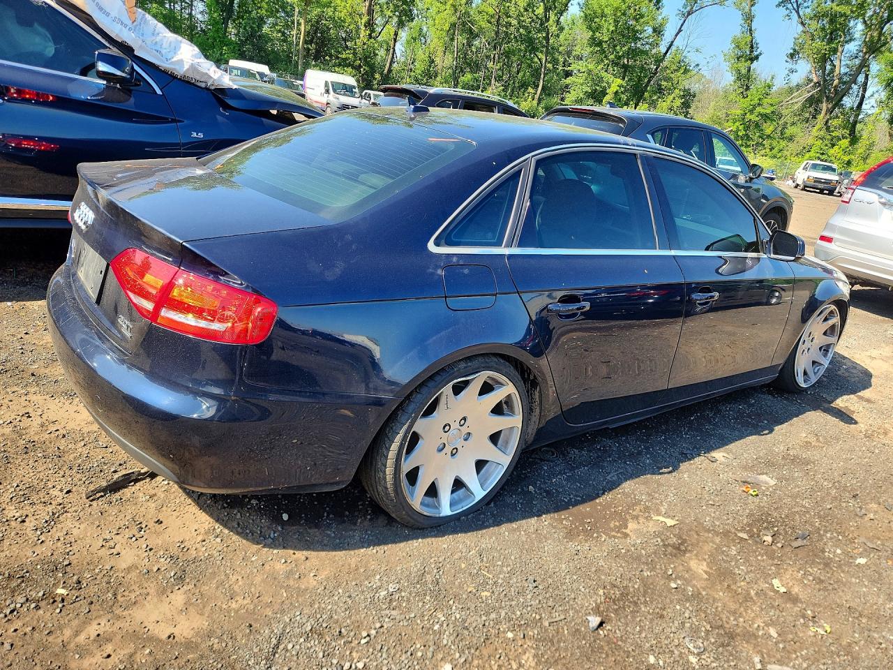 2010 Audi A4 Premium Plus Blue vin: WAUFFAFL1AN034367