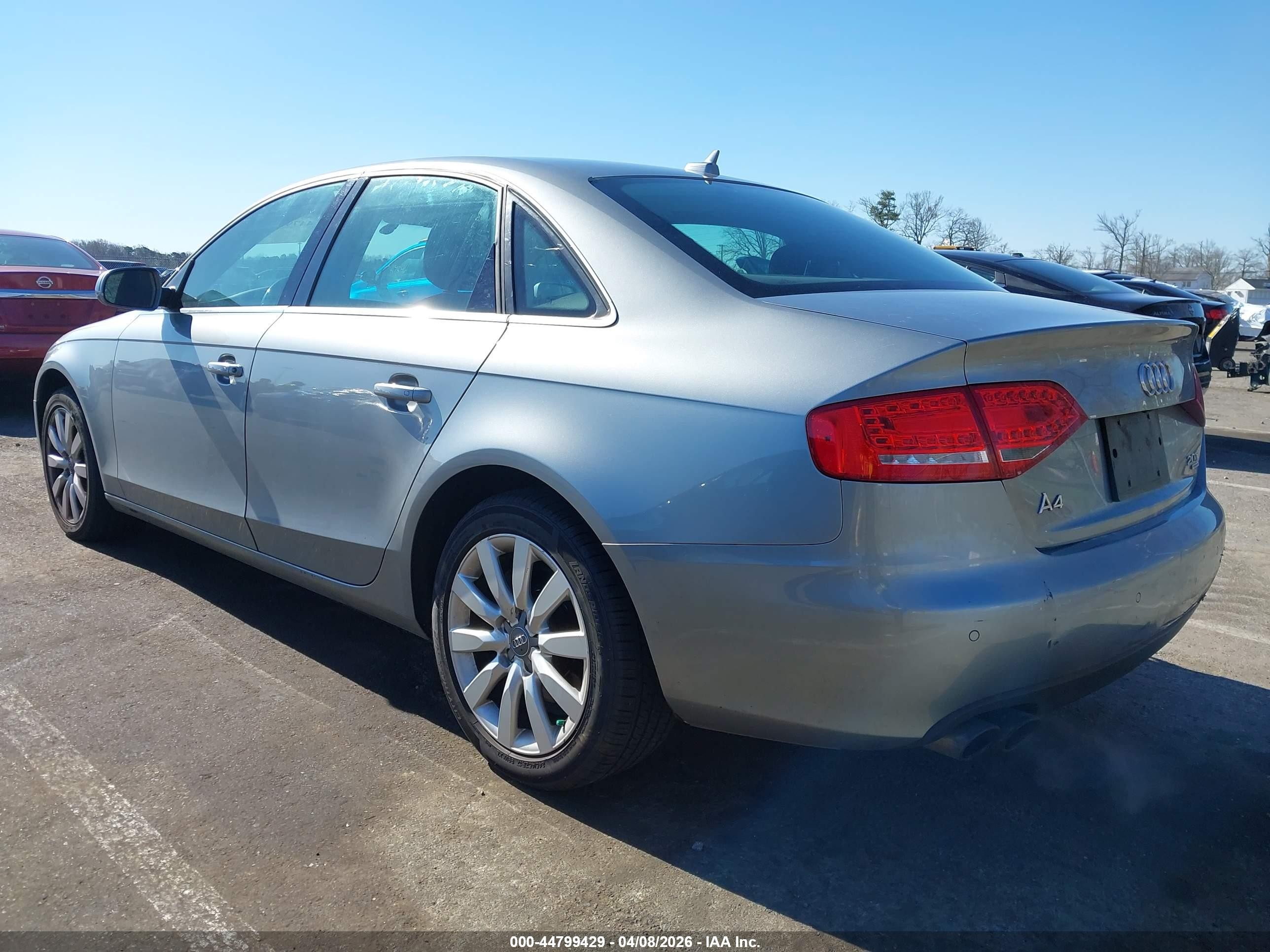 2010 Audi A4 2.0t Premium Silver vin: WAUFFAFL1AN053985