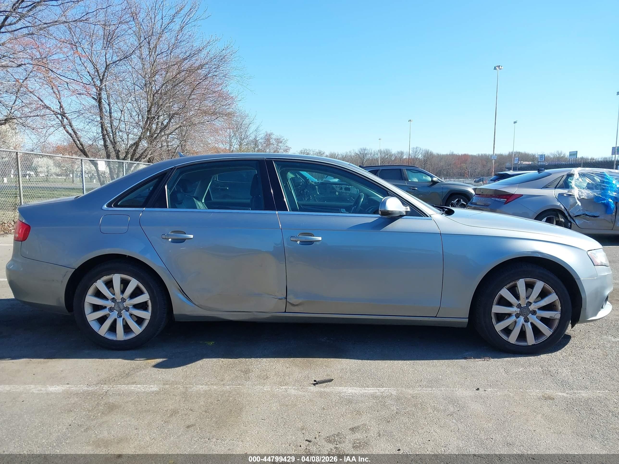 2010 Audi A4 2.0t Premium Silver vin: WAUFFAFL1AN053985