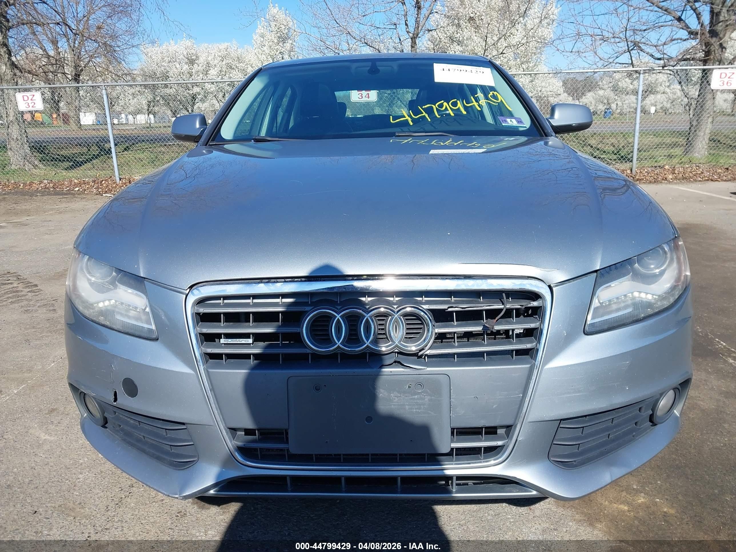 2010 Audi A4 2.0t Premium Silver vin: WAUFFAFL1AN053985
