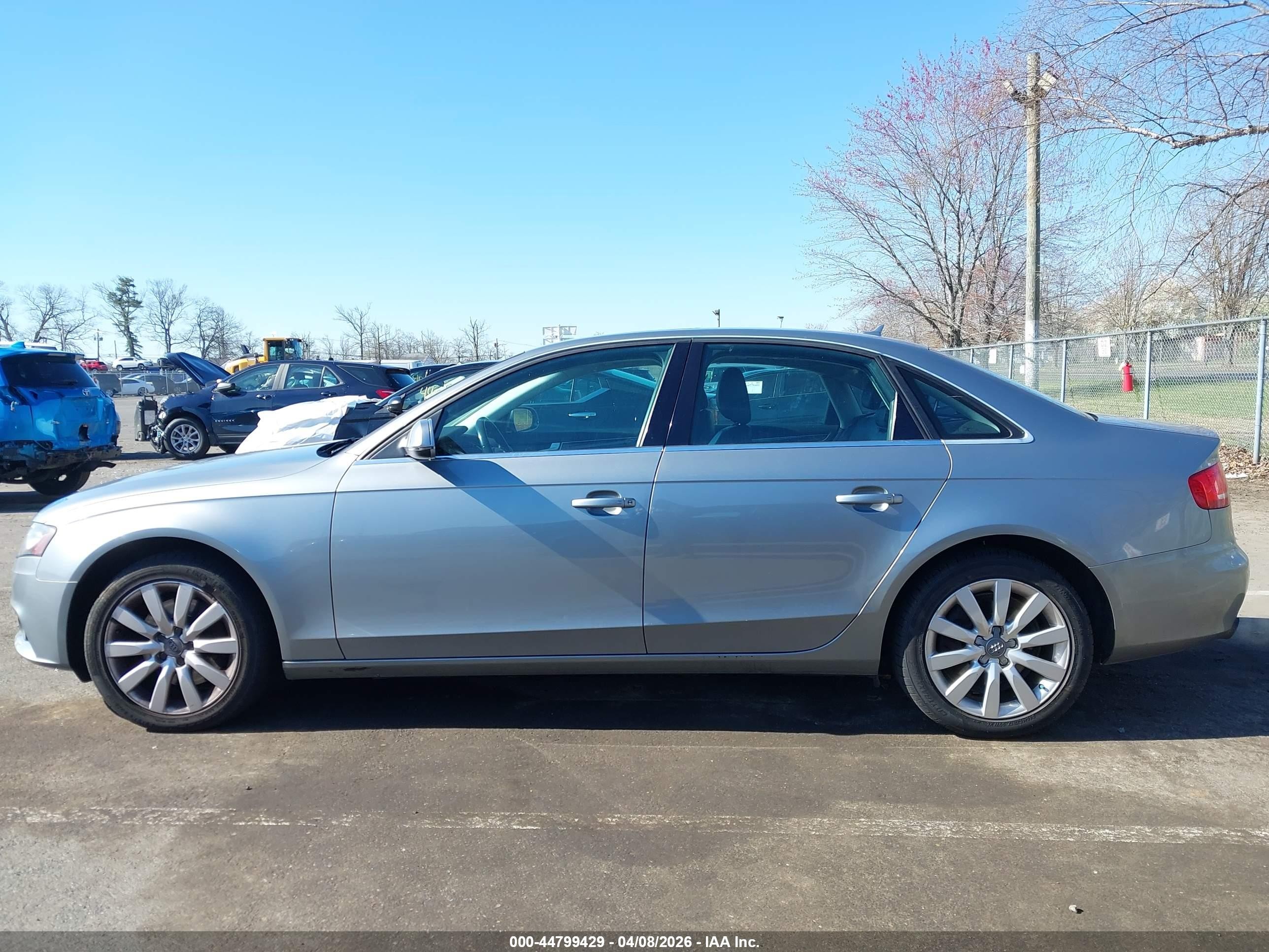 2010 Audi A4 2.0t Premium Silver vin: WAUFFAFL1AN053985