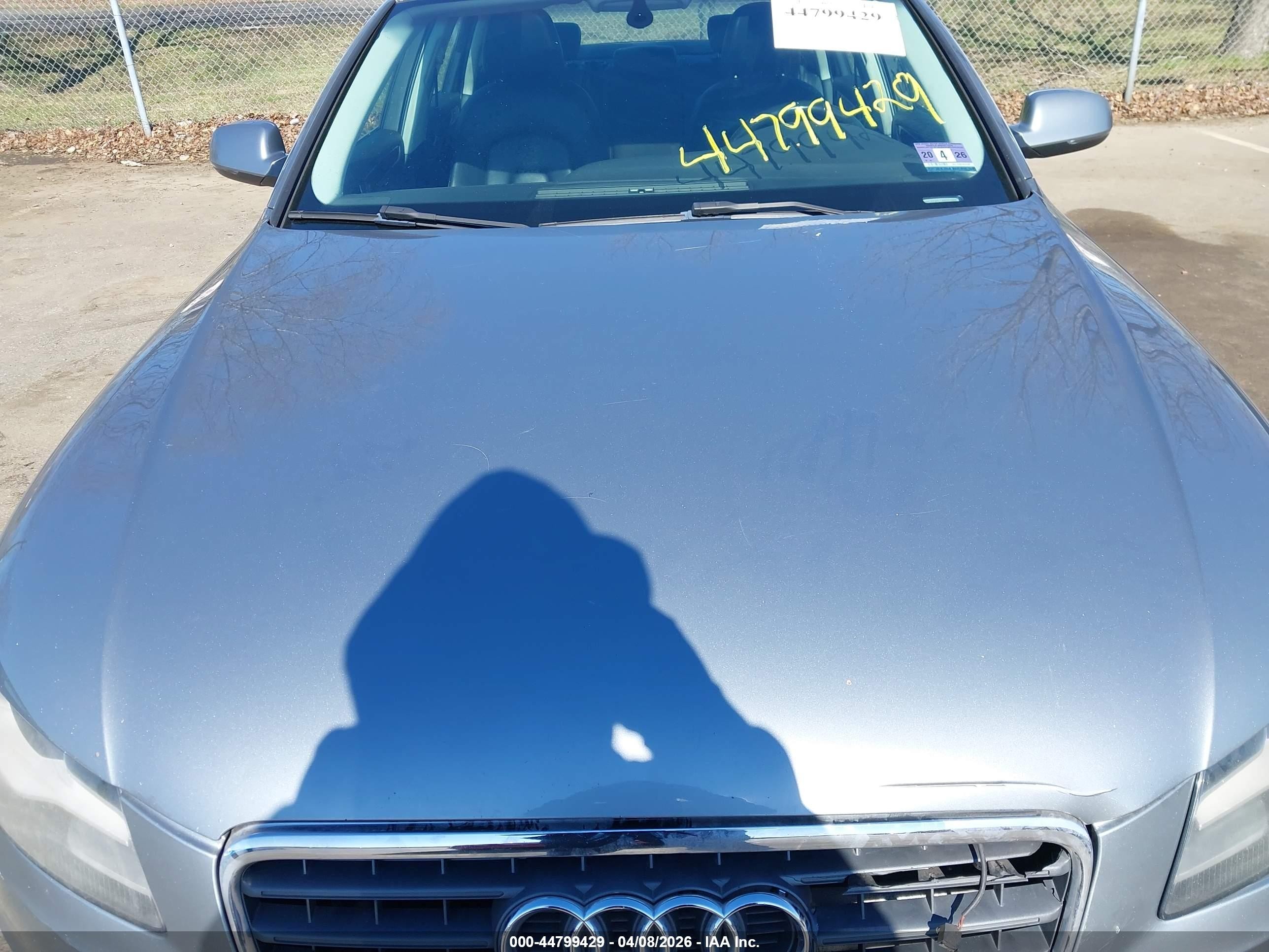 2010 Audi A4 2.0t Premium Silver vin: WAUFFAFL1AN053985
