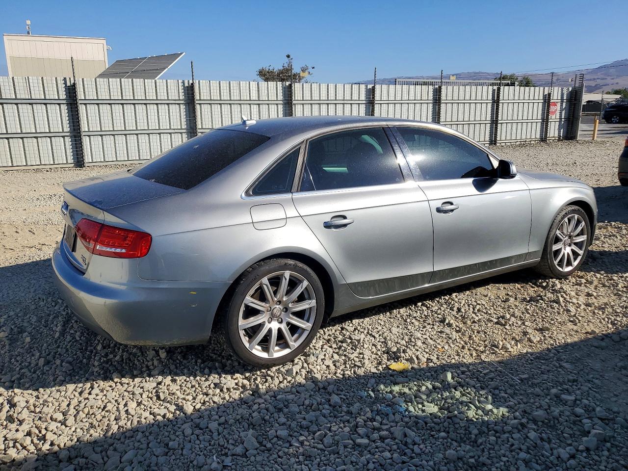 2010 Audi A4 Premium Plus Silver vin: WAUFFAFL1AN054165