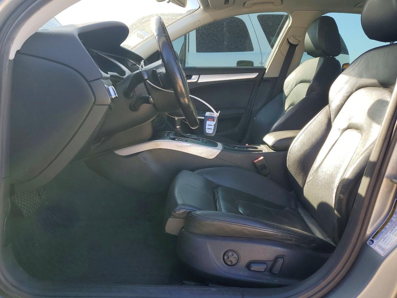 2010 Audi A4 Premium Plus Silver vin: WAUFFAFL1AN054165