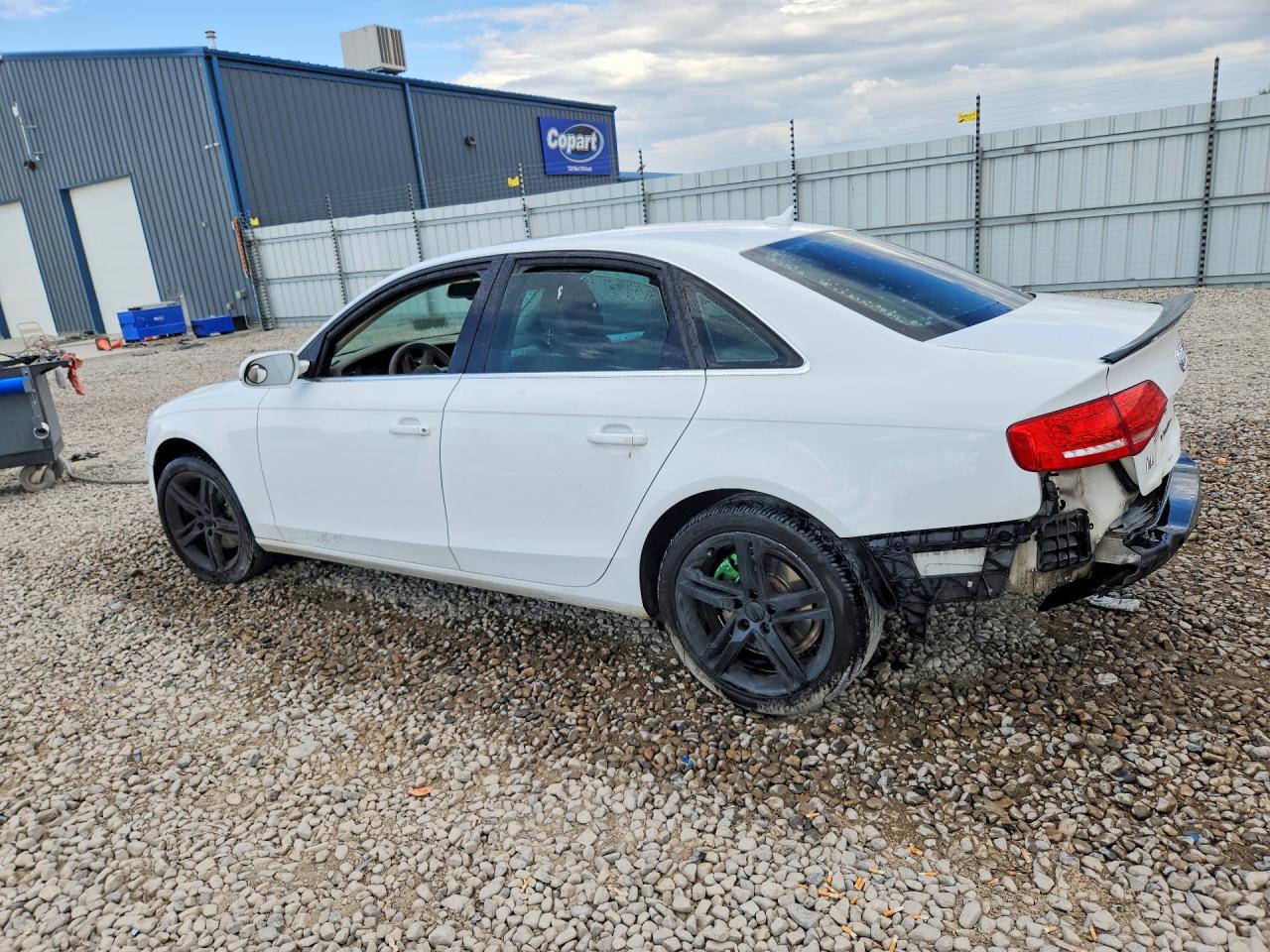 2011 Audi A4 Premium Plus White vin: WAUFFAFL1BN025721