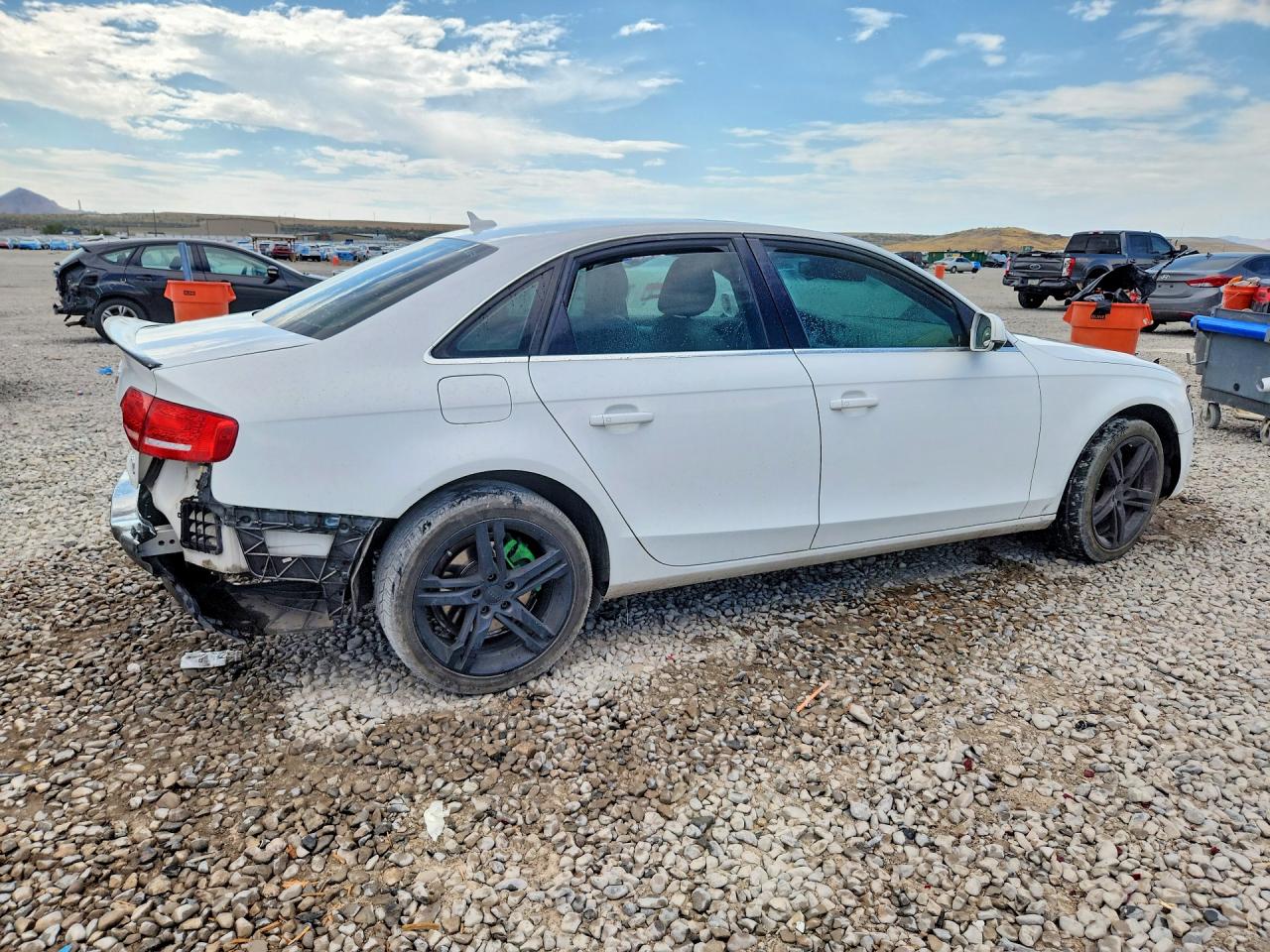 2011 Audi A4 Premium Plus White vin: WAUFFAFL1BN025721